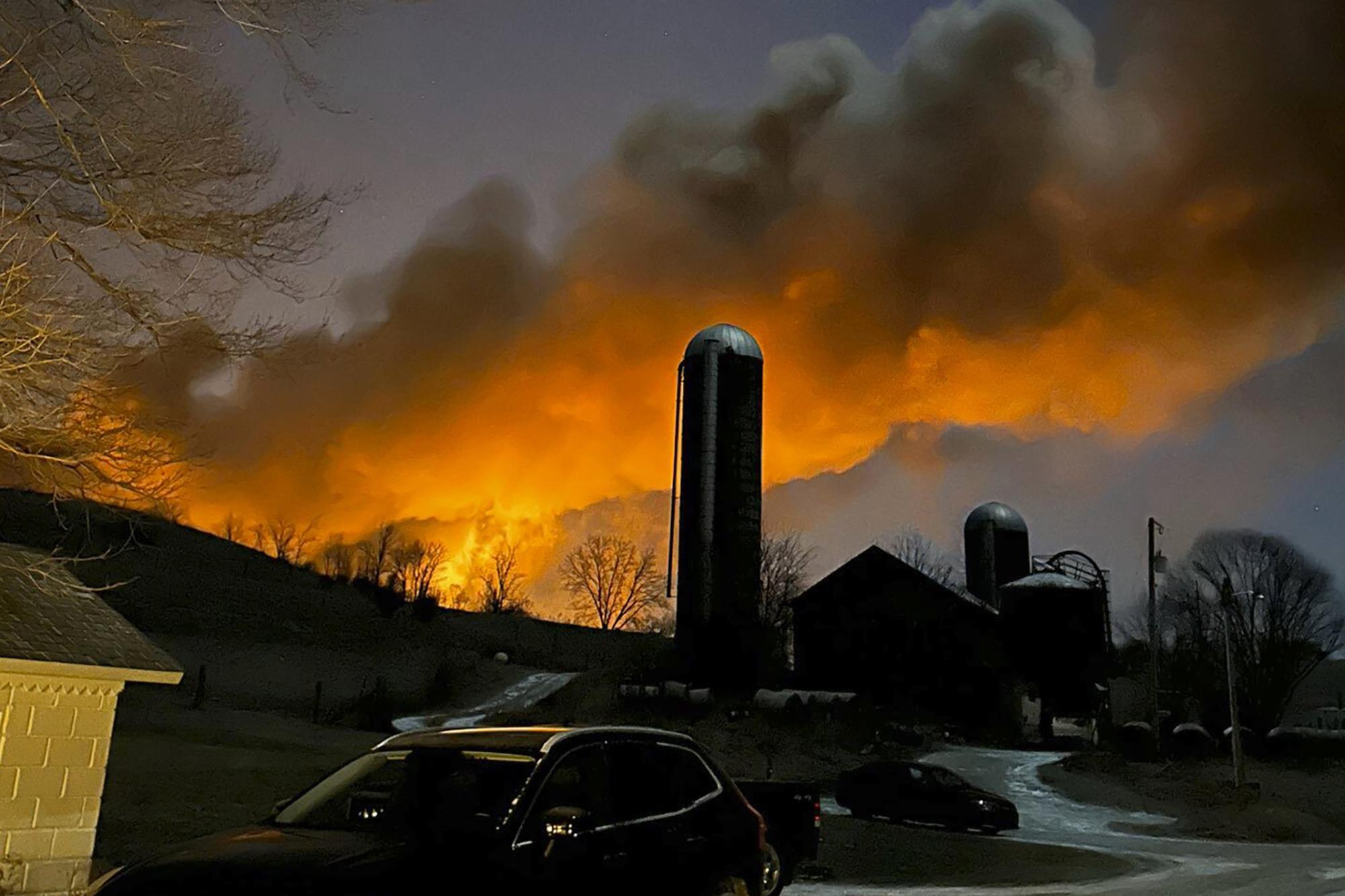 Firefighters warn leaving bottled water in your car could start a fire