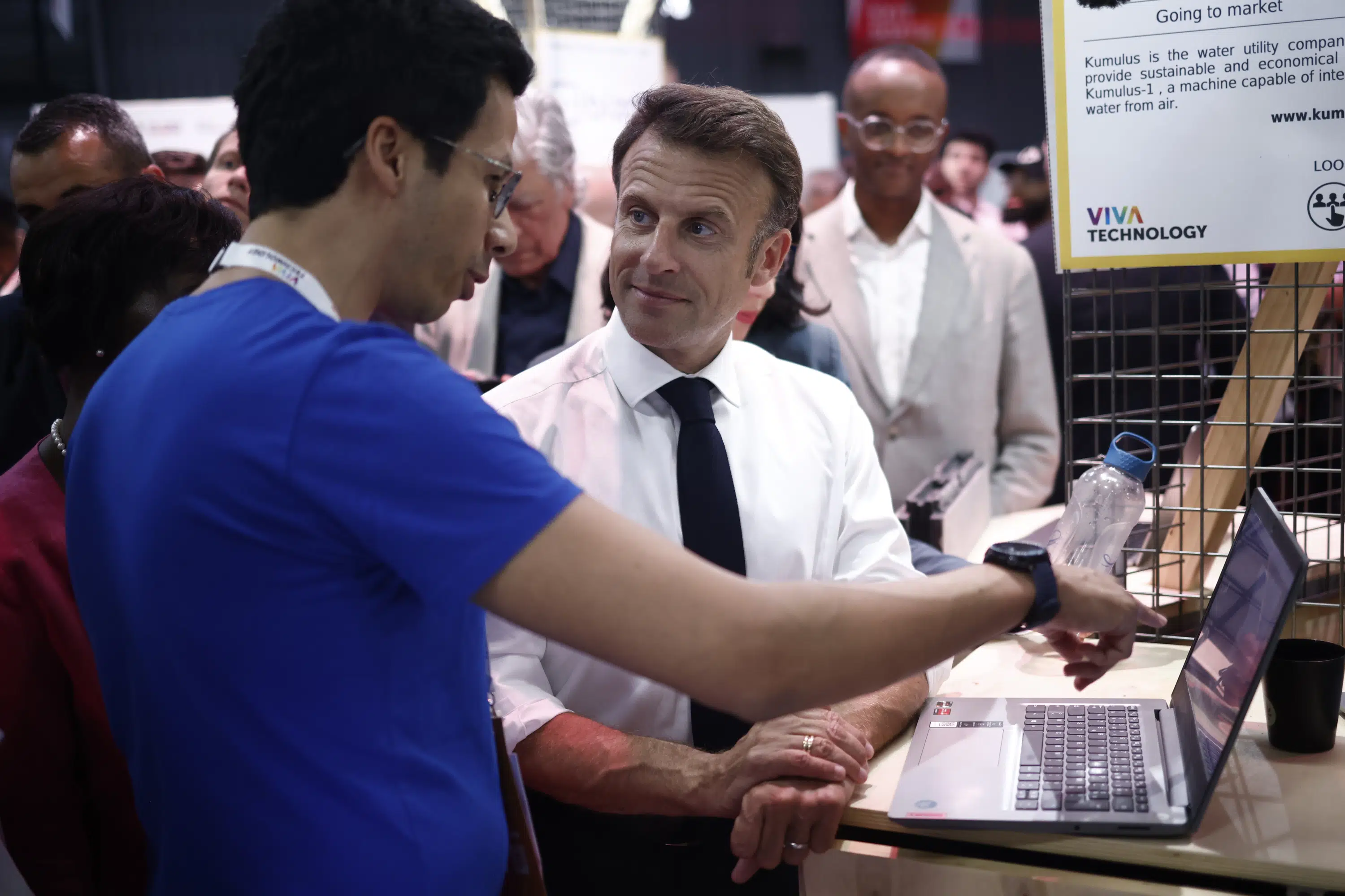 Photo of Macron veut stimuler l’intelligence artificielle et appelle à des règles qui n’entravent pas la croissance technologique