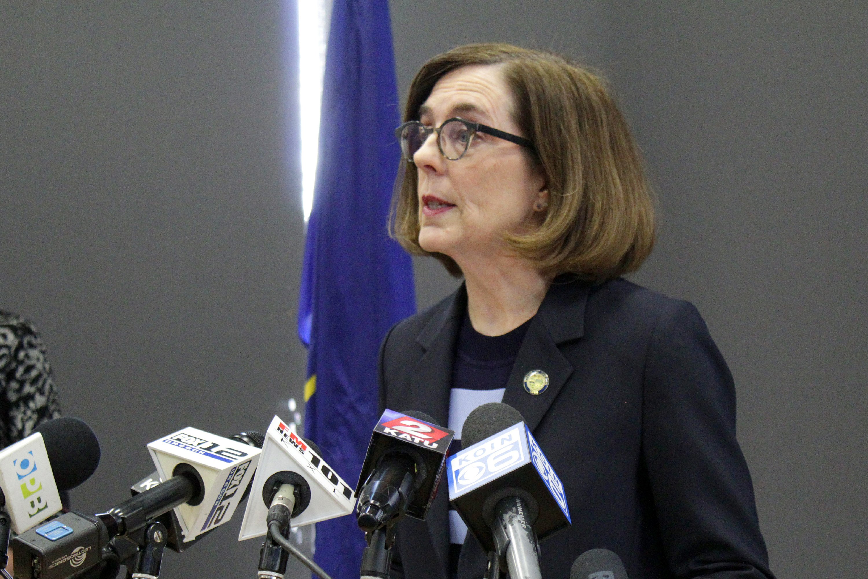 Oregon governor forming draft plan to reopen economy