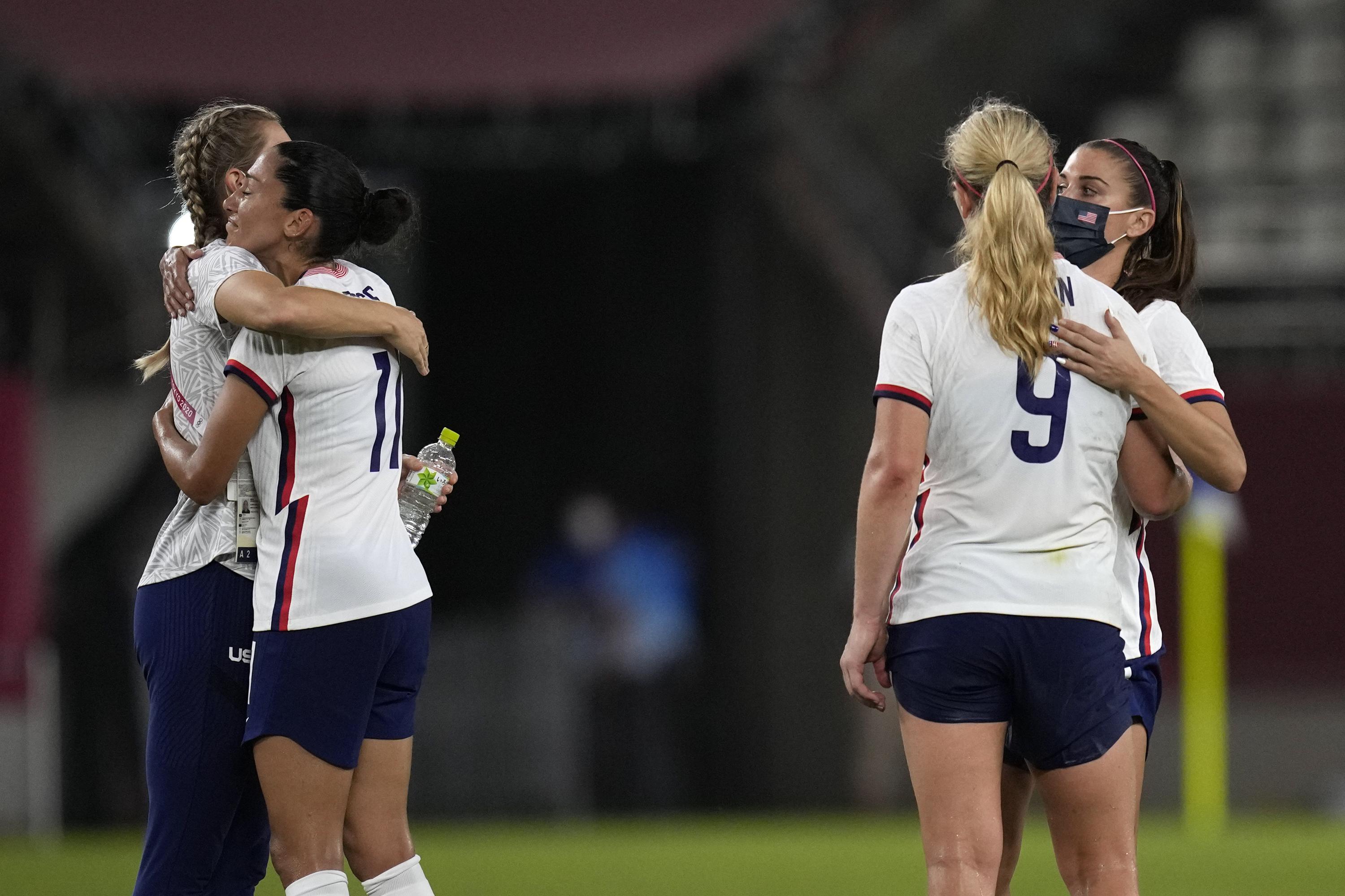 Us Women Lose In Soccer Win In Volleyball Basketball