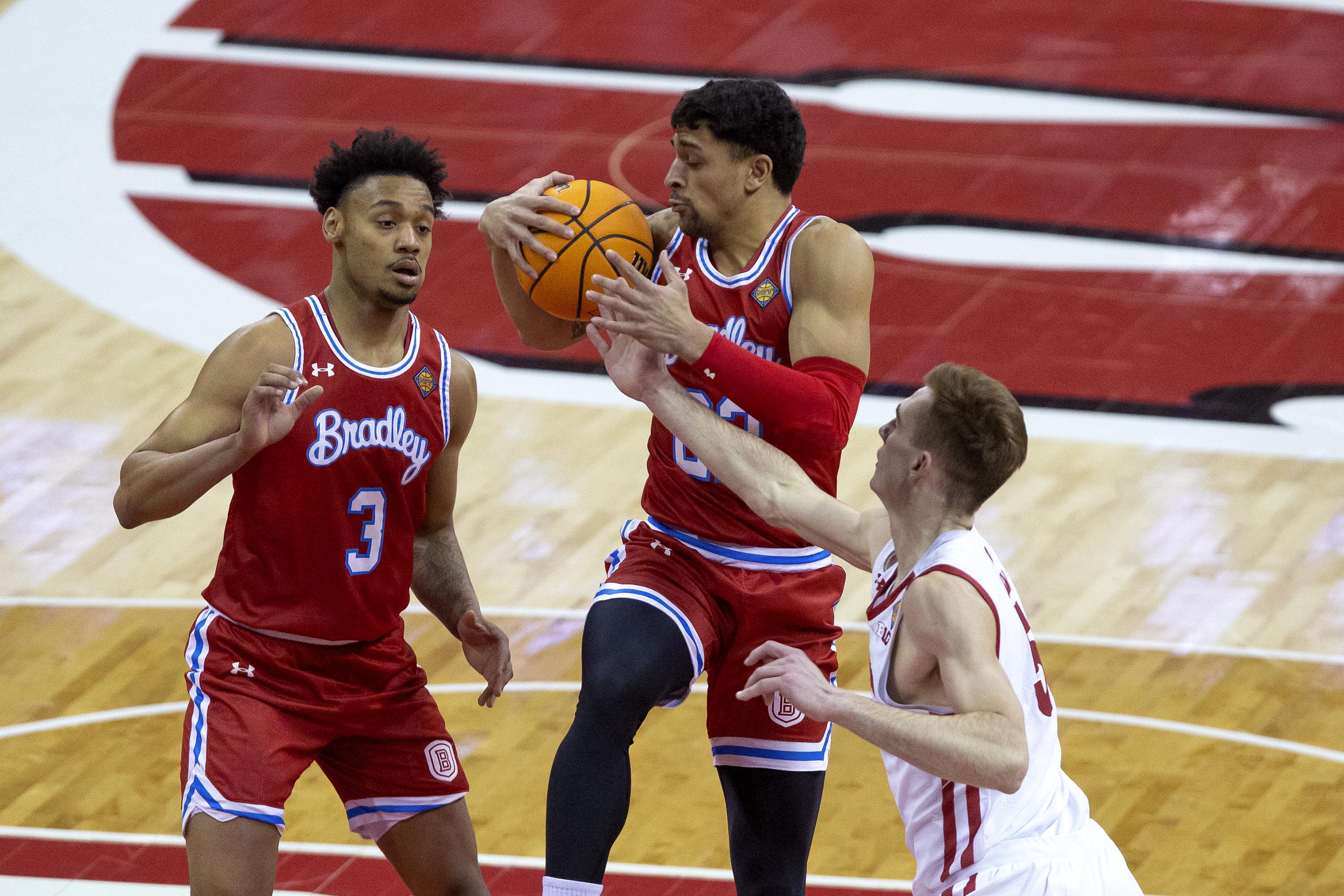 Crowl scores 36, Wisconsin tops Bradley 81-62 in NIT