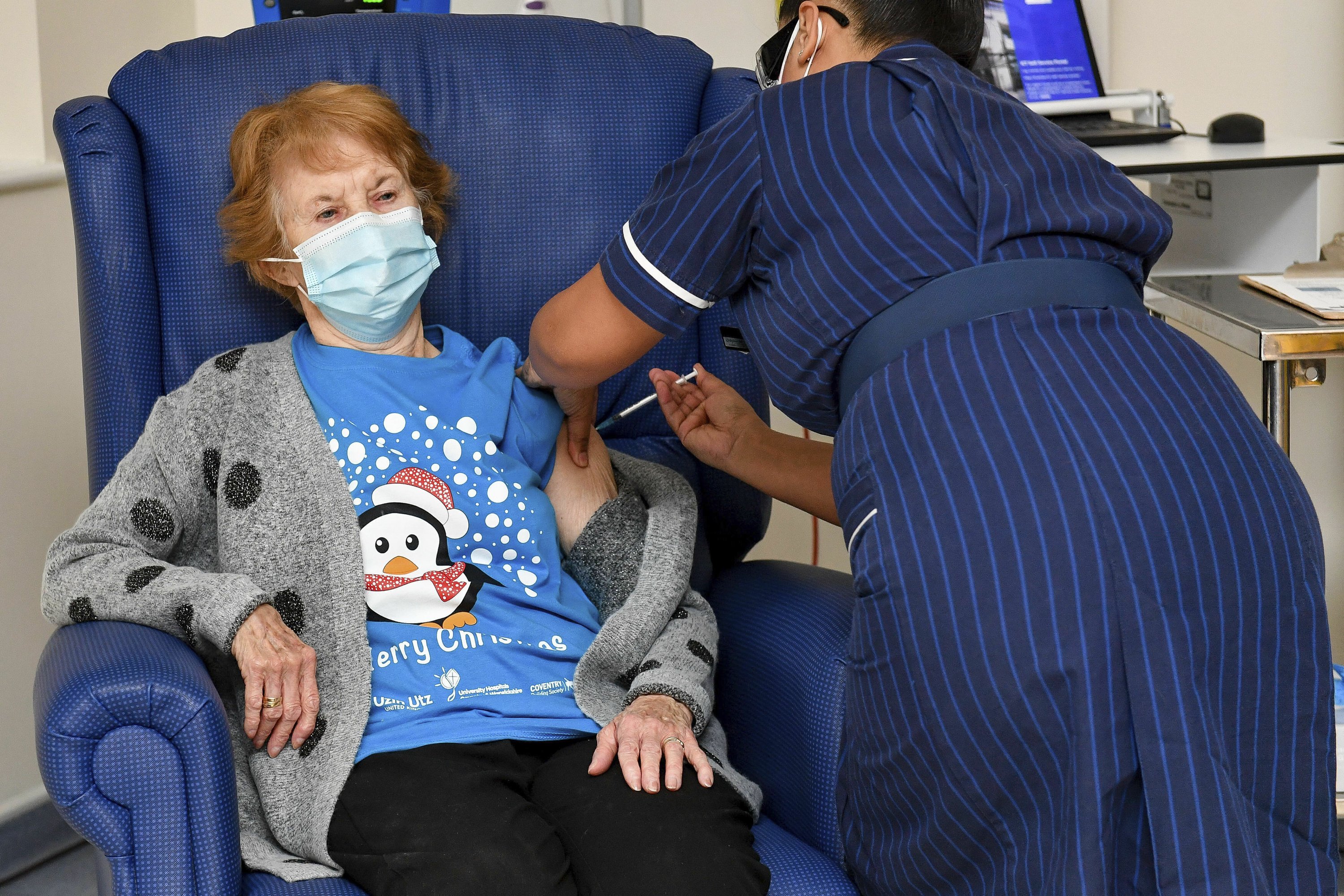UK to vaccinate outside pandemic, looking for local doctors