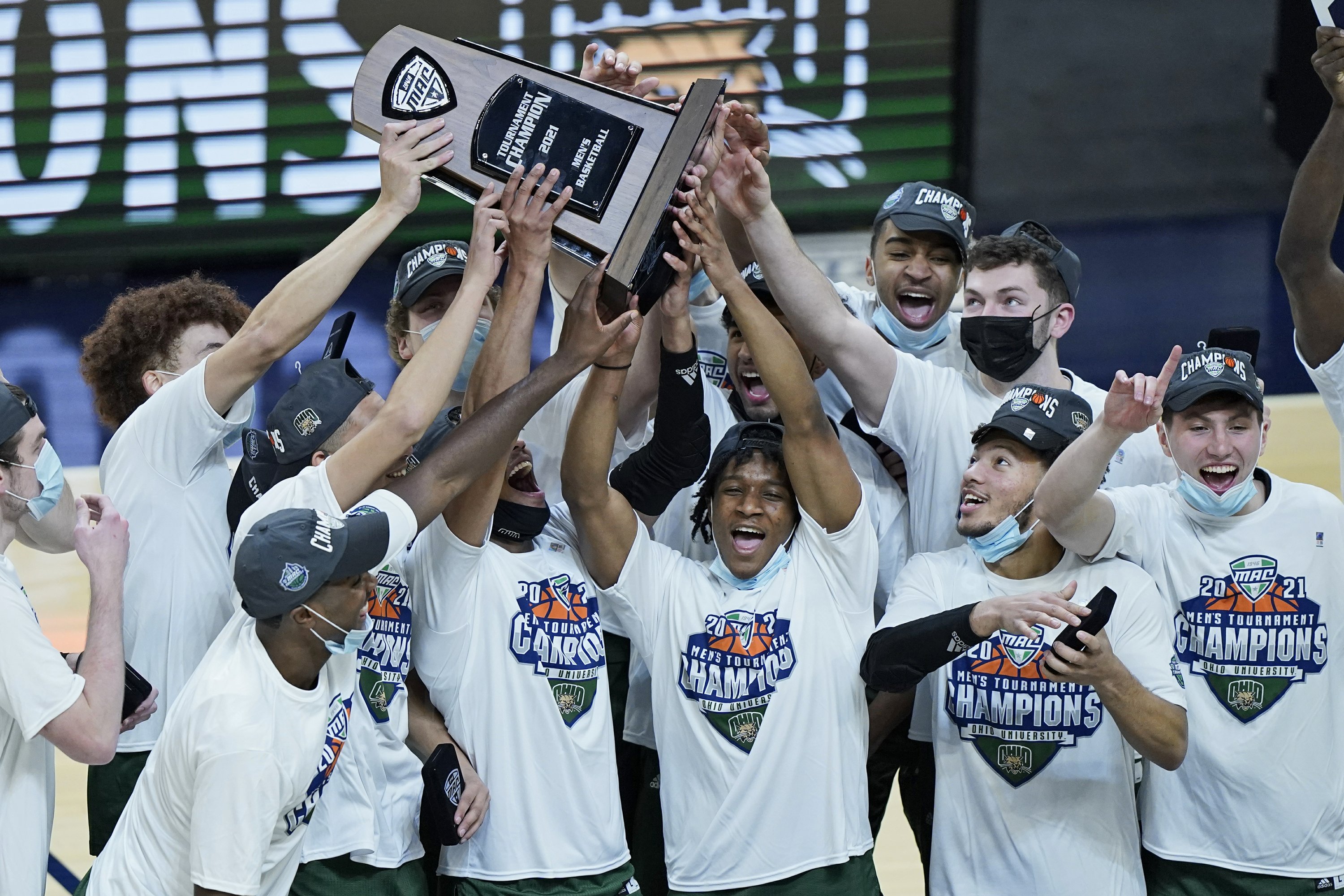 Ohio beats Buffalo for first MAC title since 2012, NCAA bid | AP News
