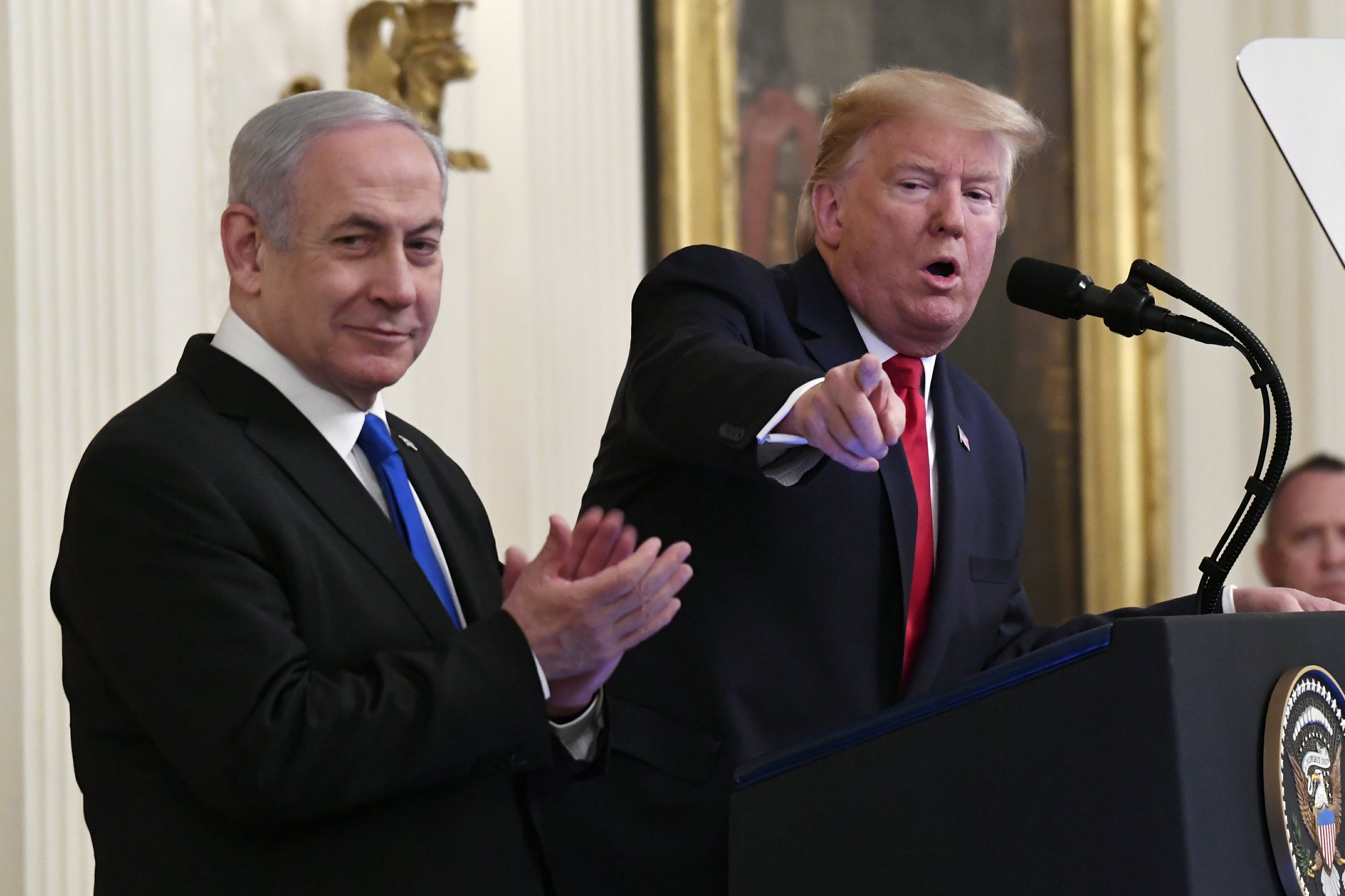 Trump Mideast plan cheers Israelis, angers Palestinians