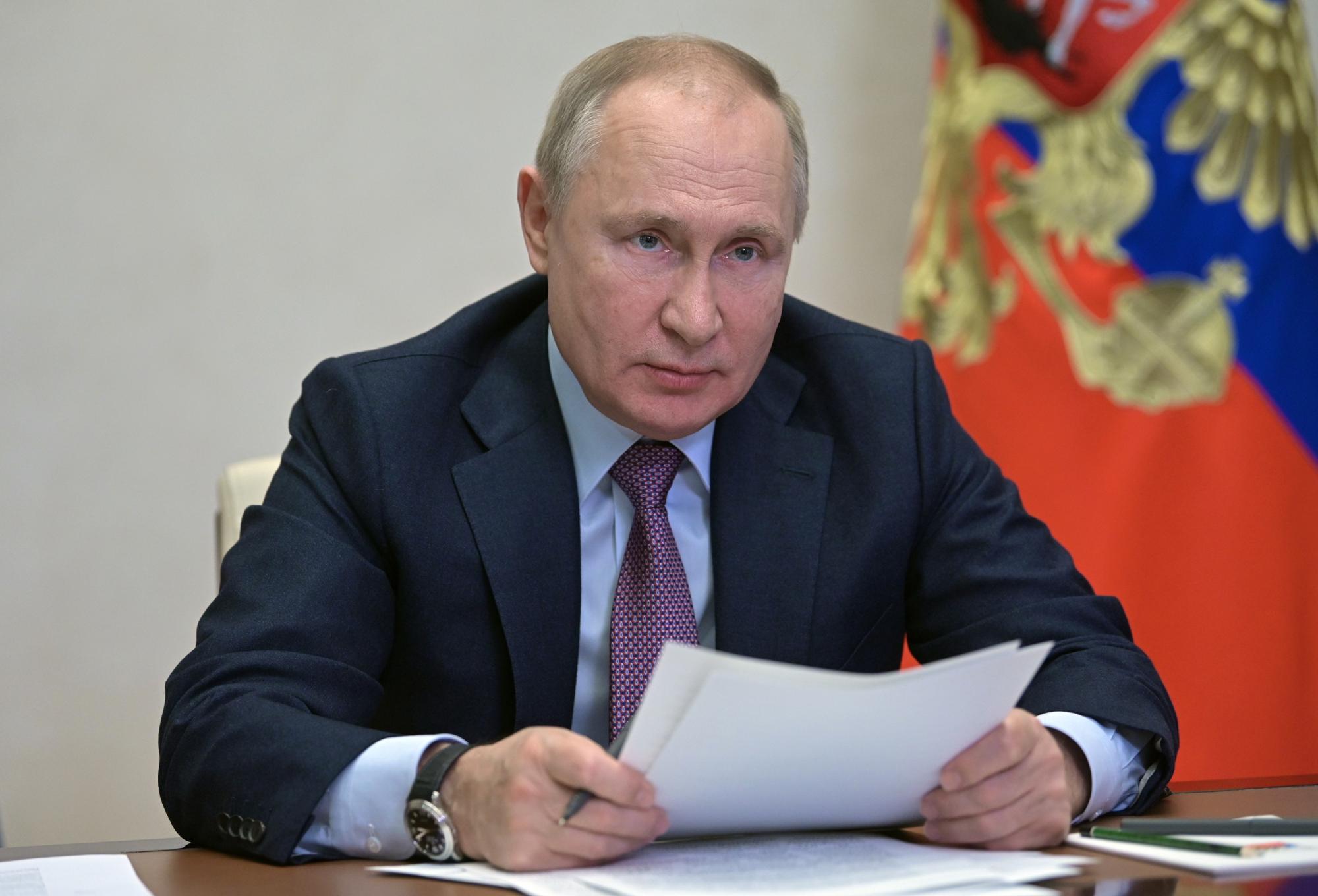 Putin to mull options if West refuses guarantees on Ukraine | AP News