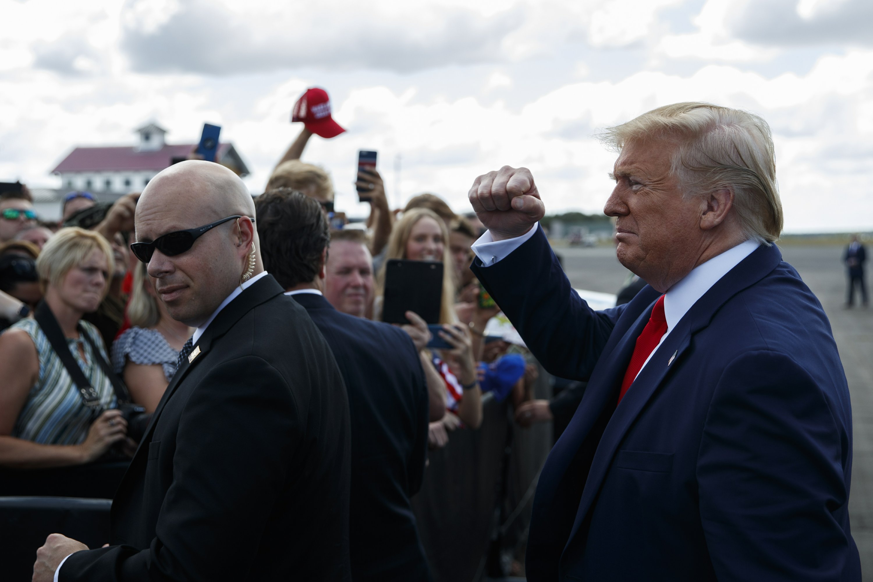 trump supporters in detroit near city airport