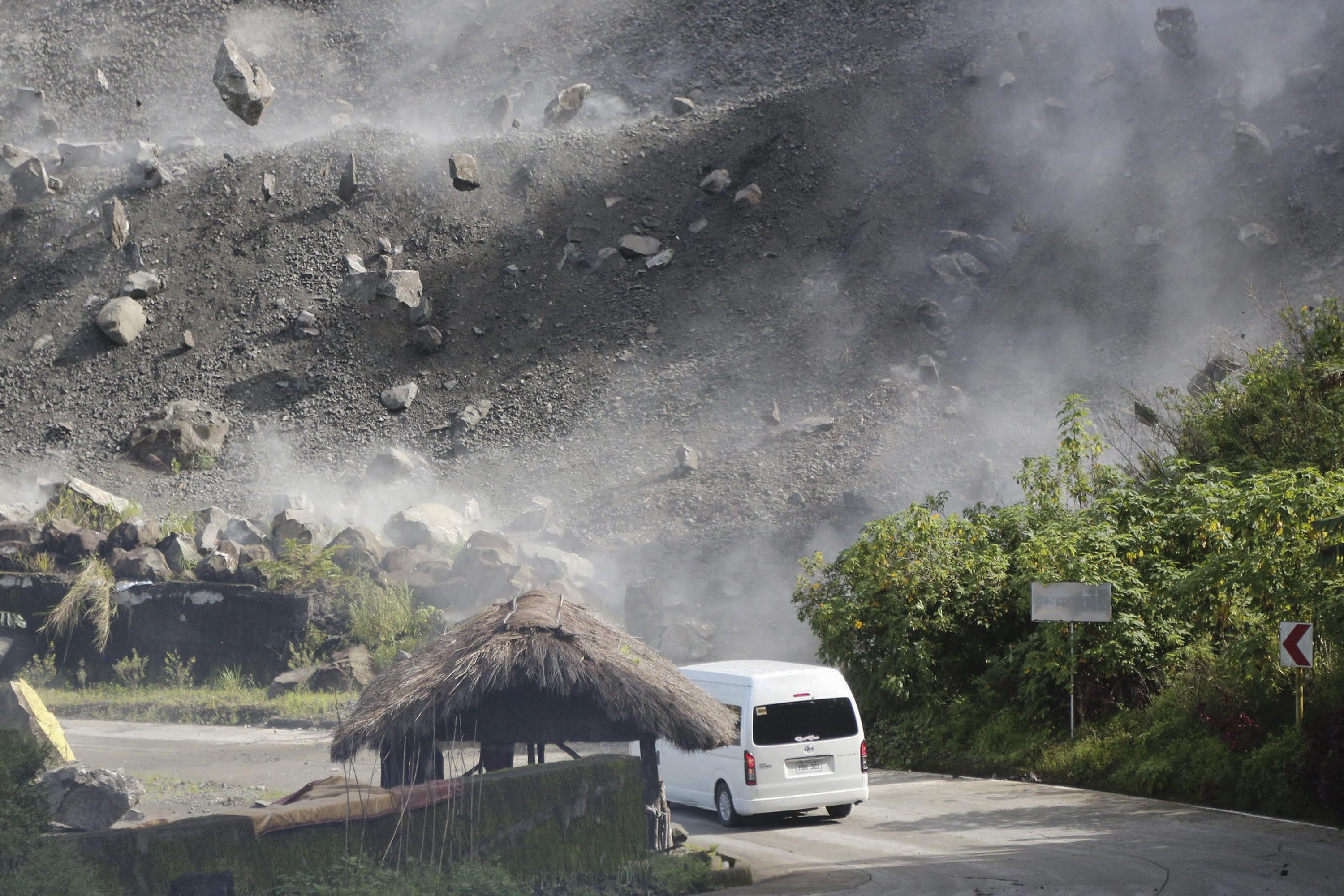 Um forte terremoto atingiu o norte das Filipinas, matando 4 e ferindo dezenas