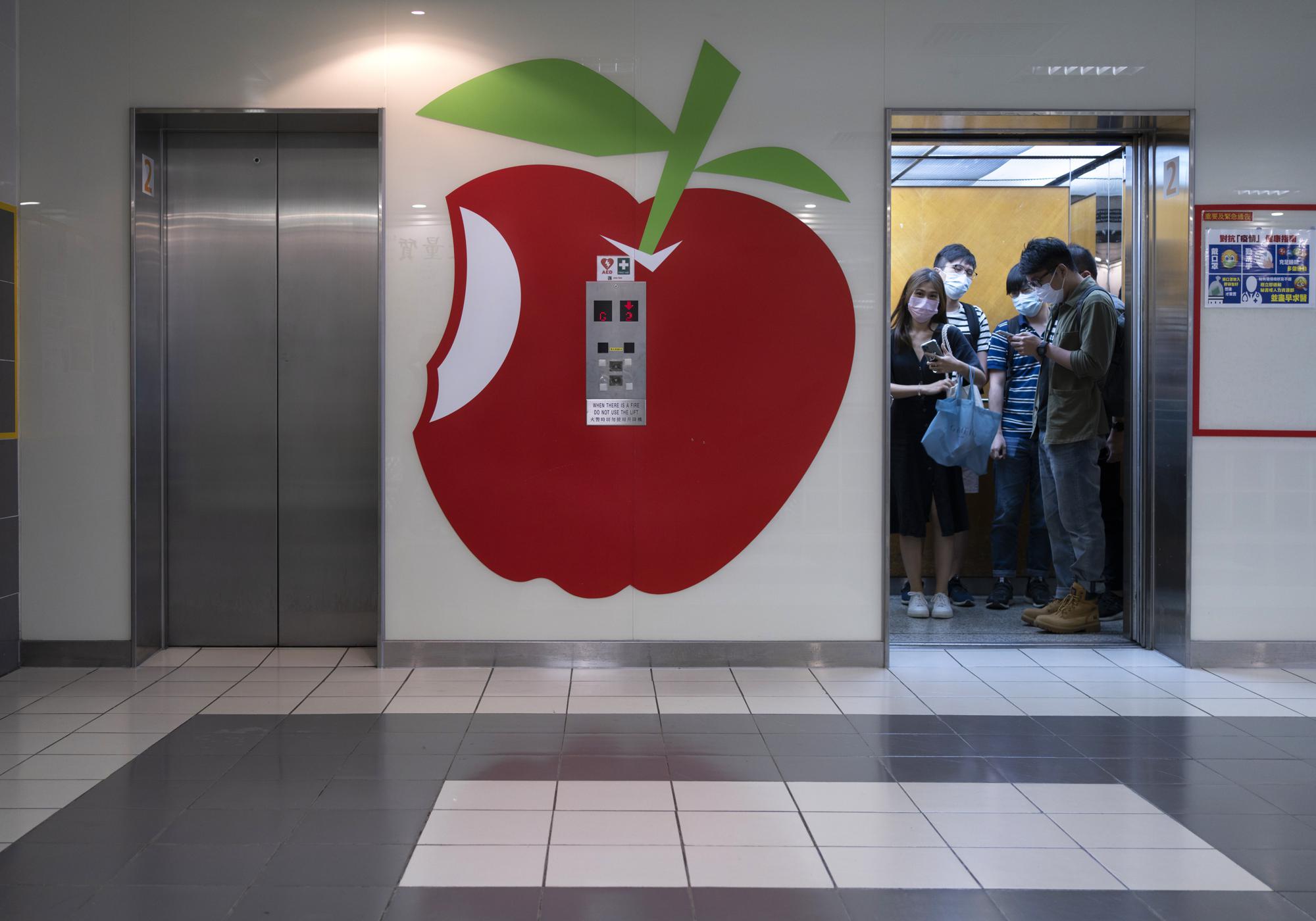 Ap Photos Hong Kong Pro Democracy Newspaper Under Pressure