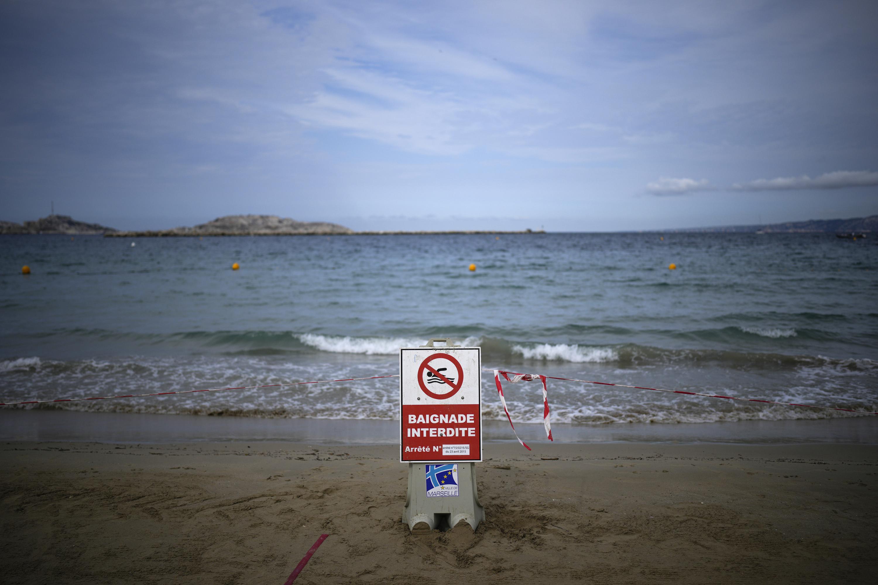 Fierce storm kills 3, injures 12 on French island of Corsica