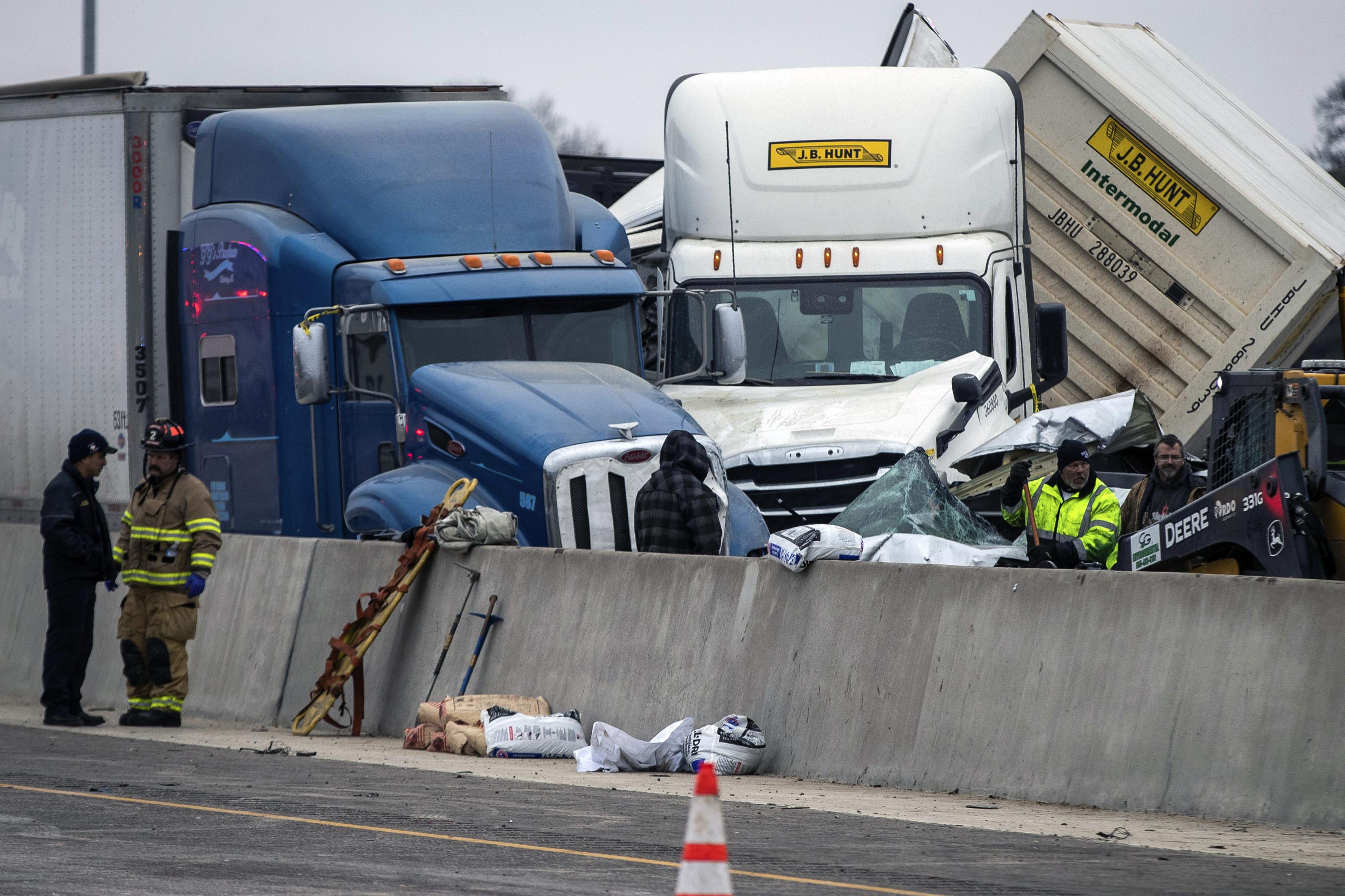 Report 2 of 6 killed in massive Texas crash had exited cars AP News