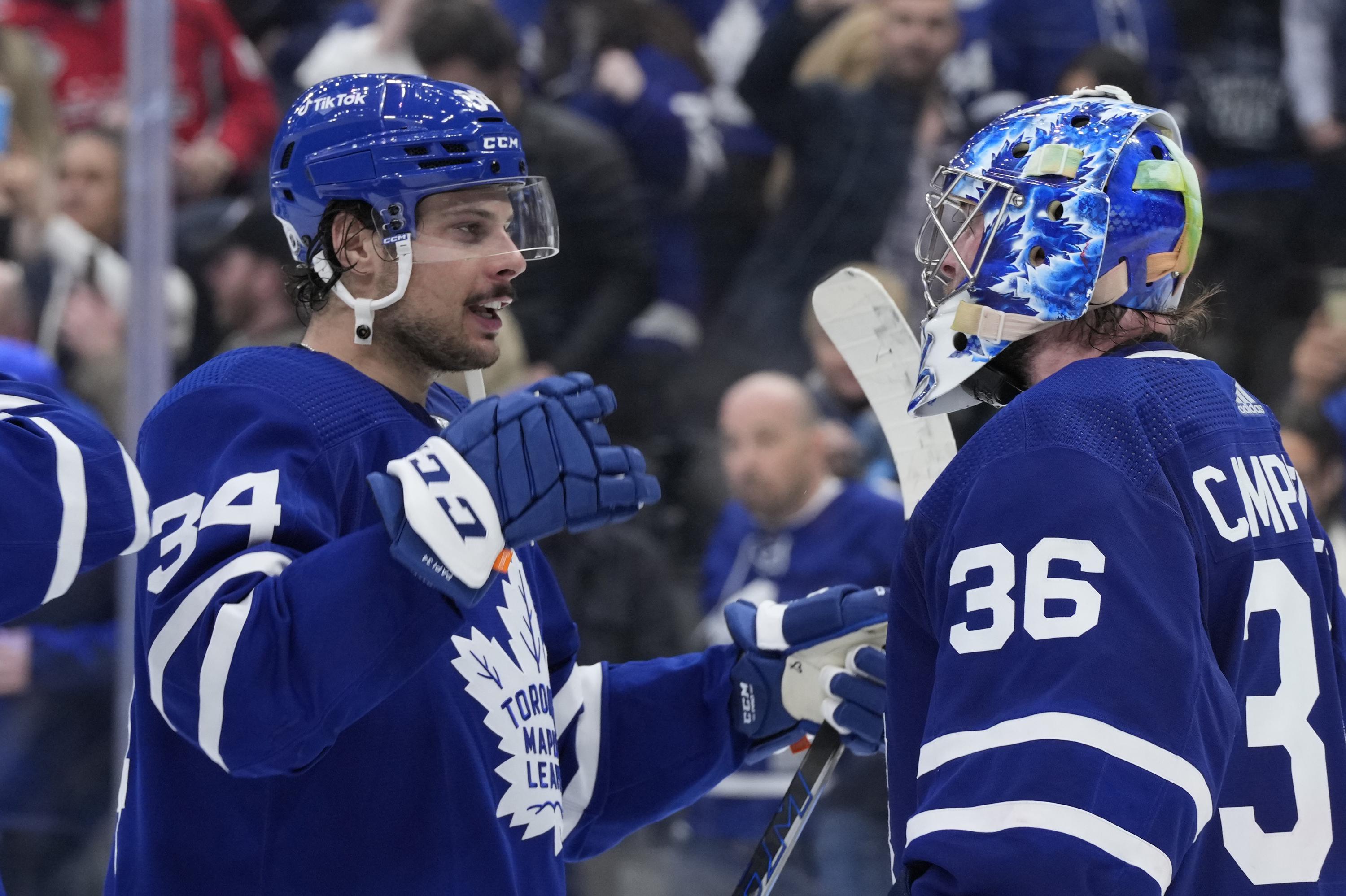Maple Leafs rout Capitals 7-3, close in 
