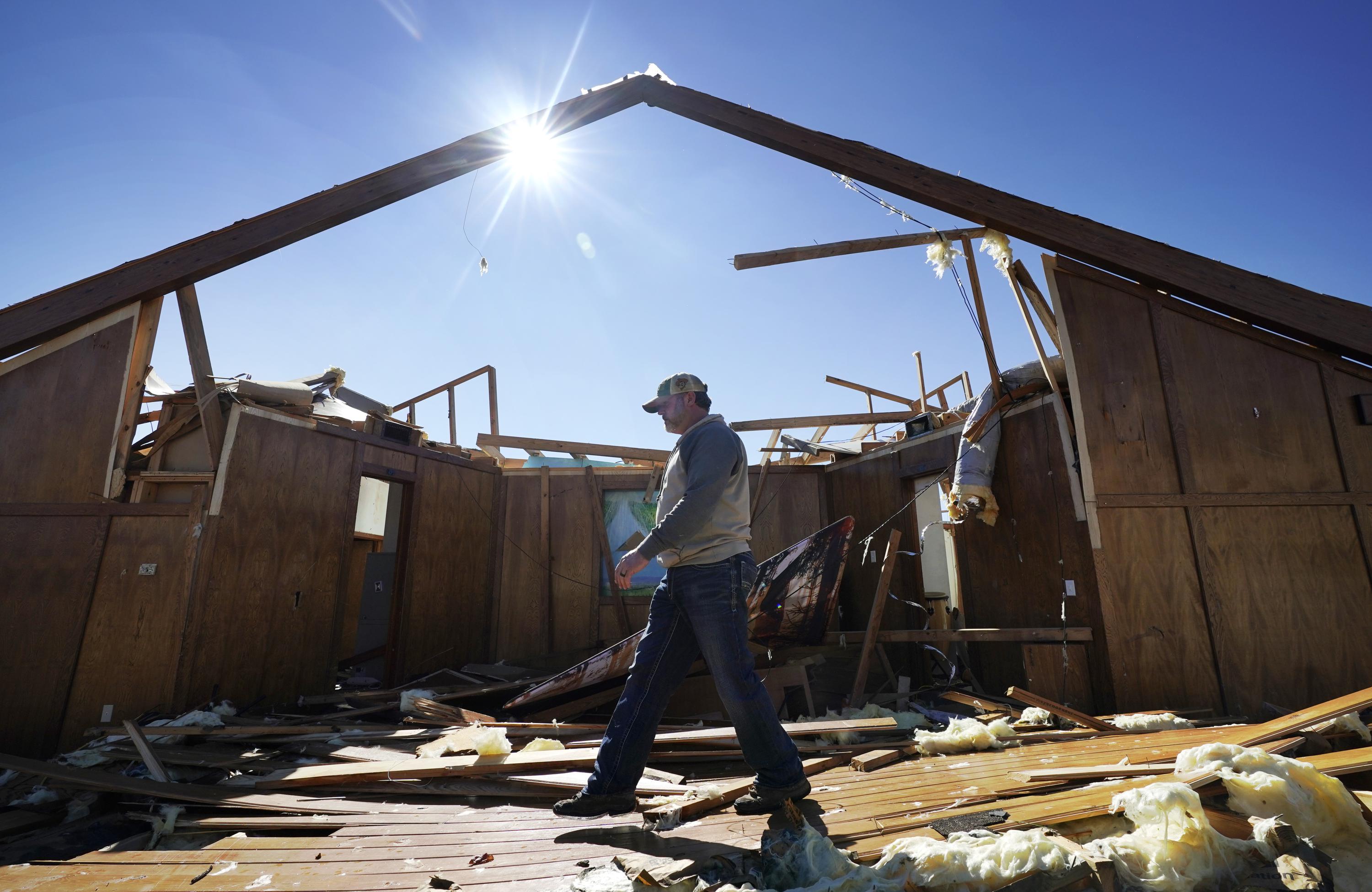 Deadly tornadoes hit Texas and Oklahoma, flattening buildings