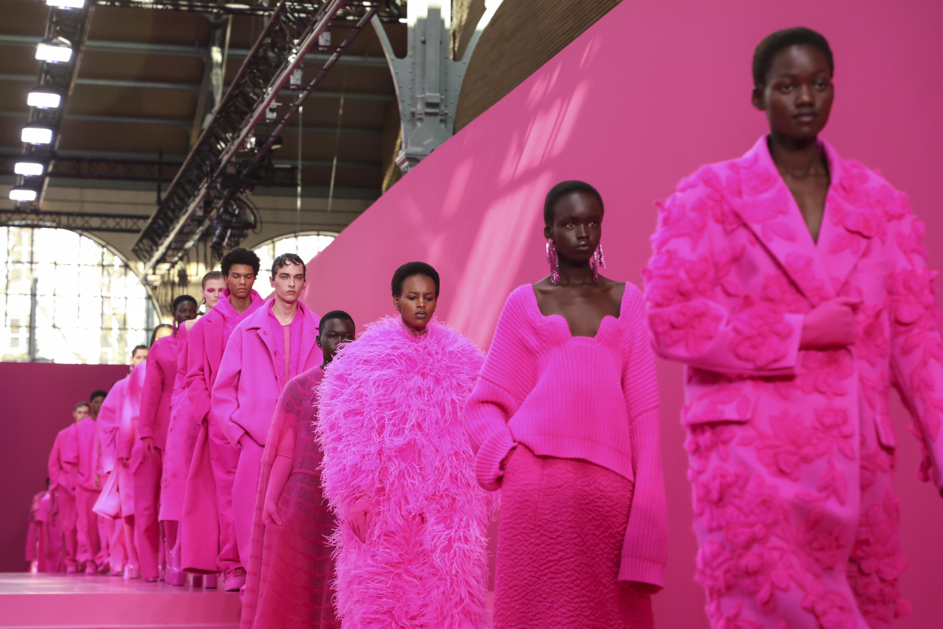 Valentino gets 'pretty in pink' in Paris | News