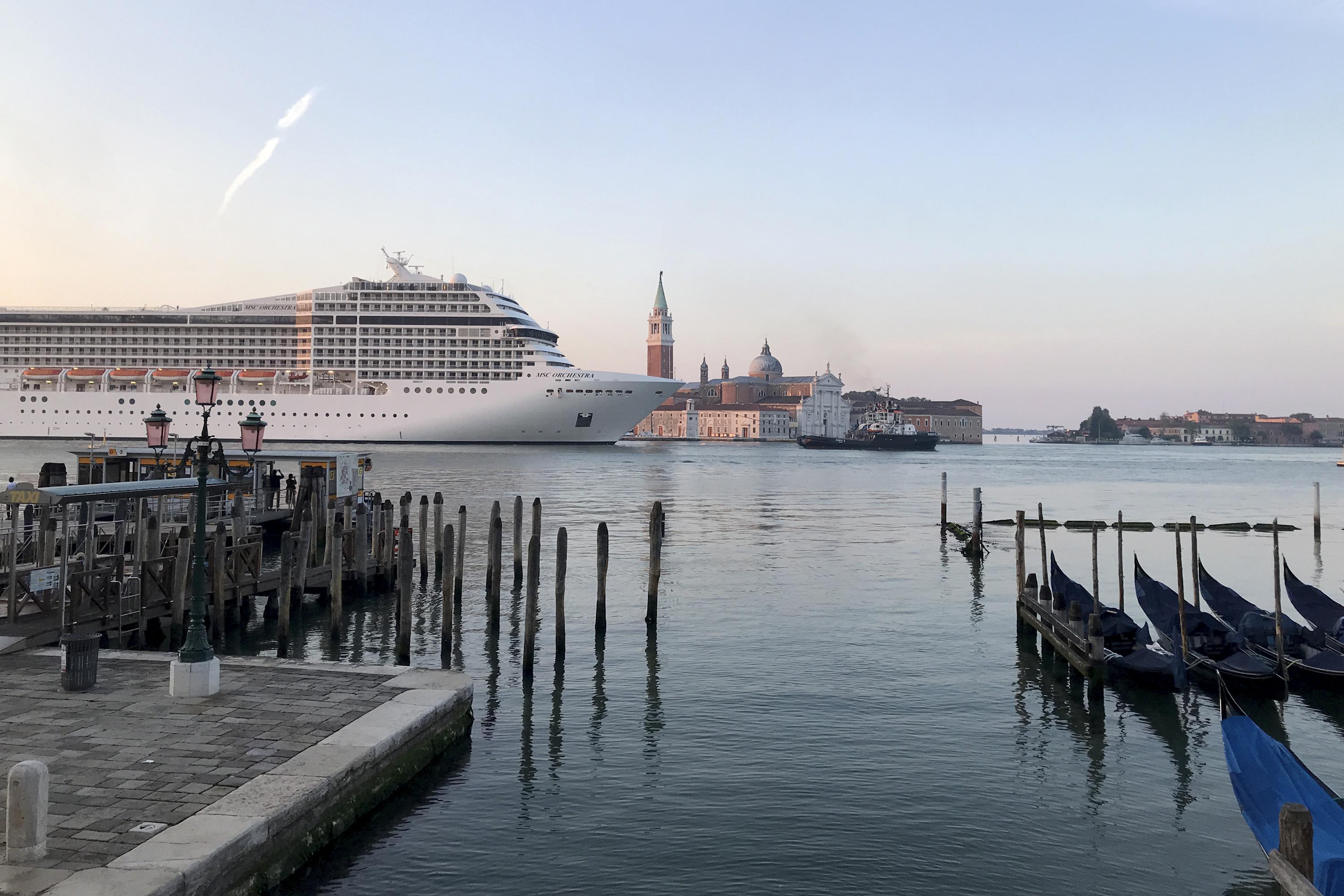 cruise ship out of venice