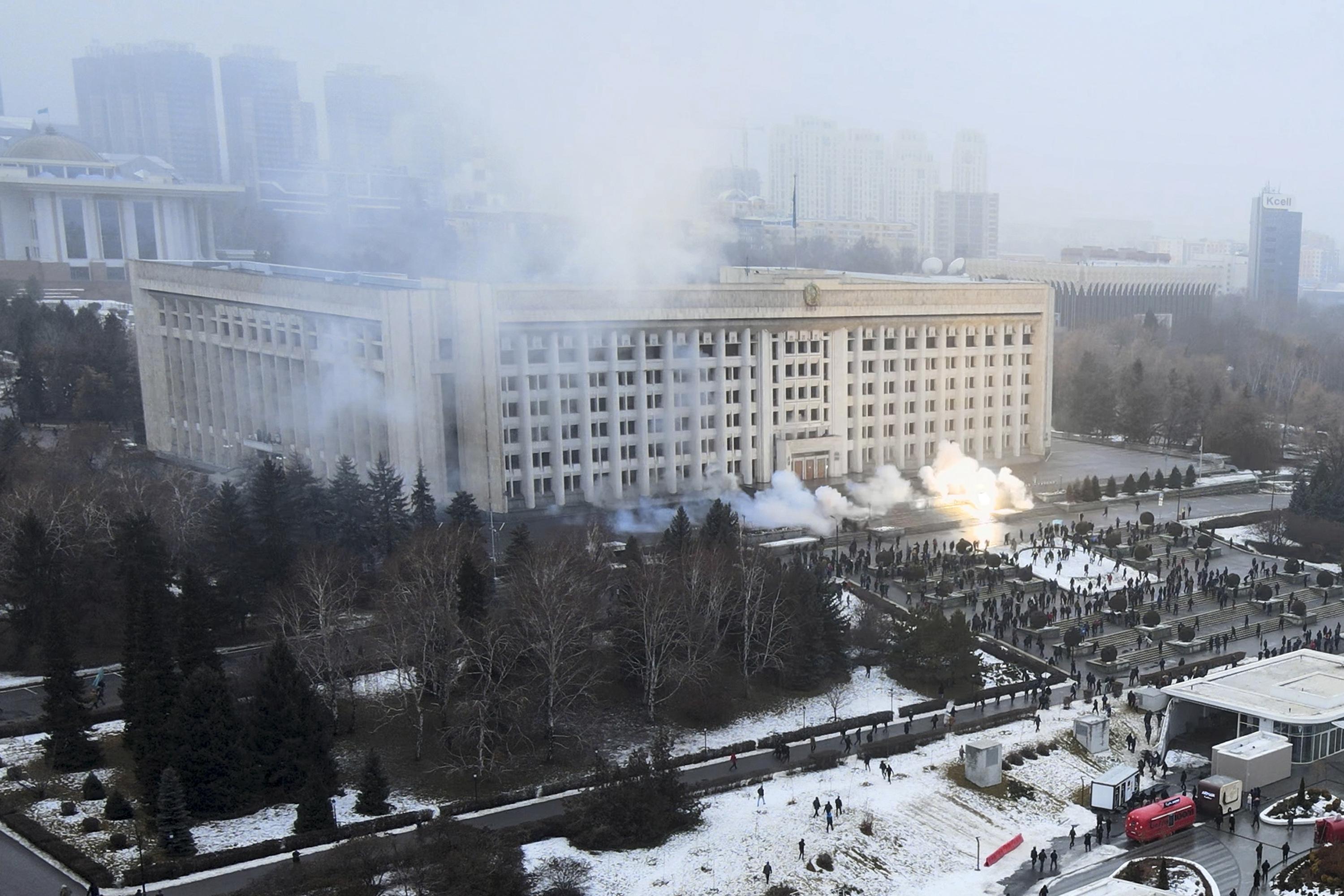 Резиденция событий. Алматы 2022 город. Алматы протесты 2022. Беспорядки в Алма Ате 2022. Алма Ата в 2022.