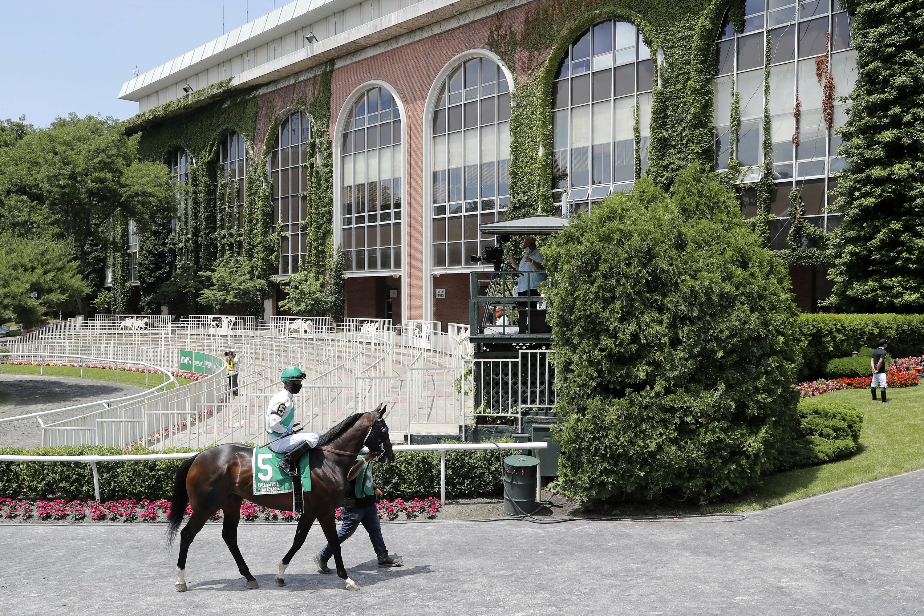 Gamine wins Acorn Stakes by 18 3/4 lengths in record time AP News