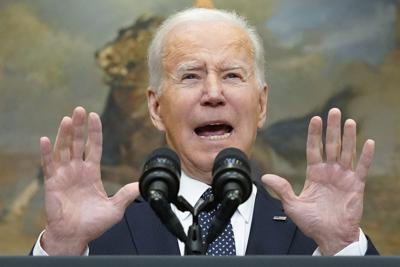 El presidente Joe Biden habla sobre Ucrania en la Sala Roosevelt de la Casa Blanca, el viernes 18 de febrero de 2022, en Washington. (AP Photo/Alex Brandon)