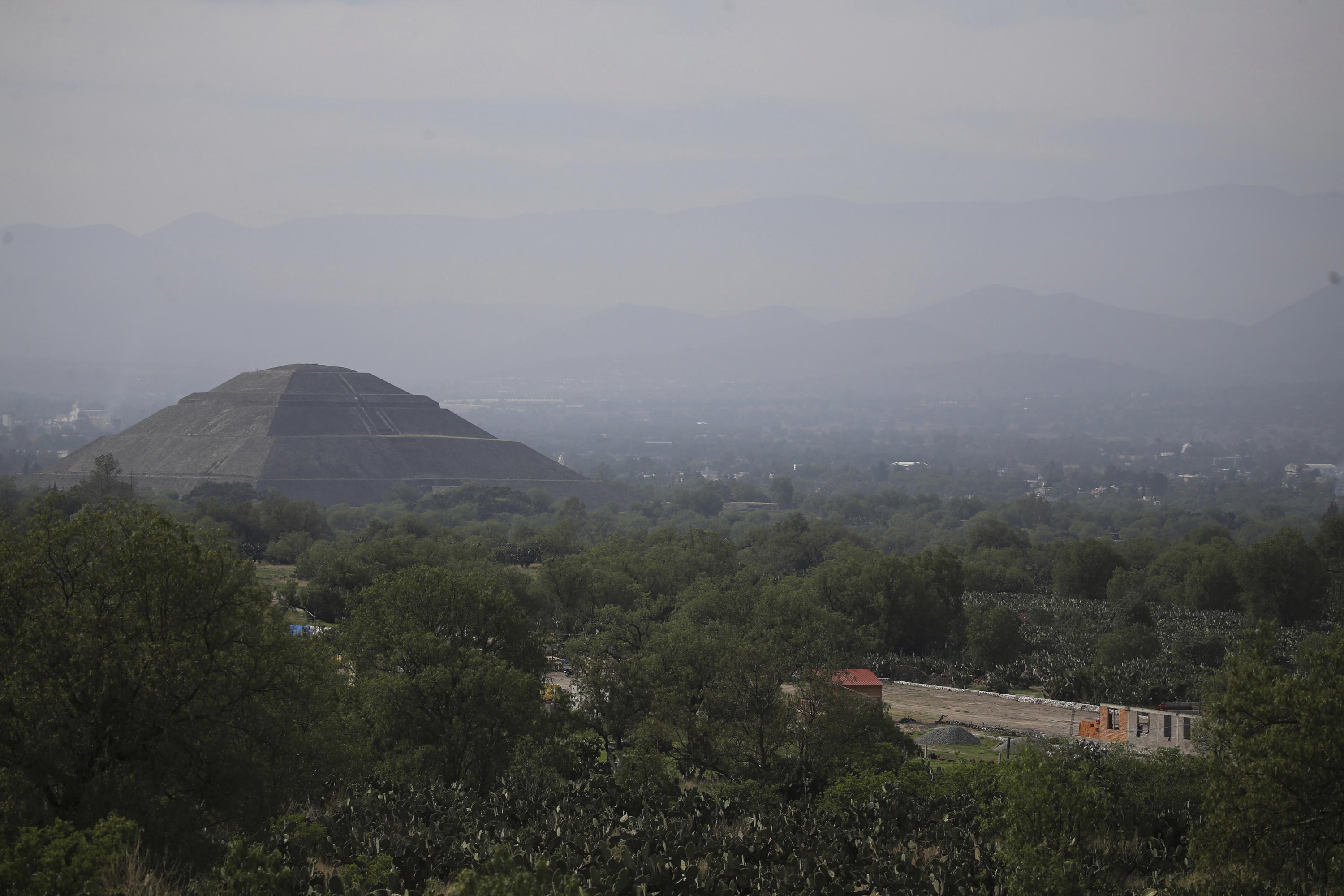 México irrumpe en proyecto de construcción junto a pirámides de Teotihuacán