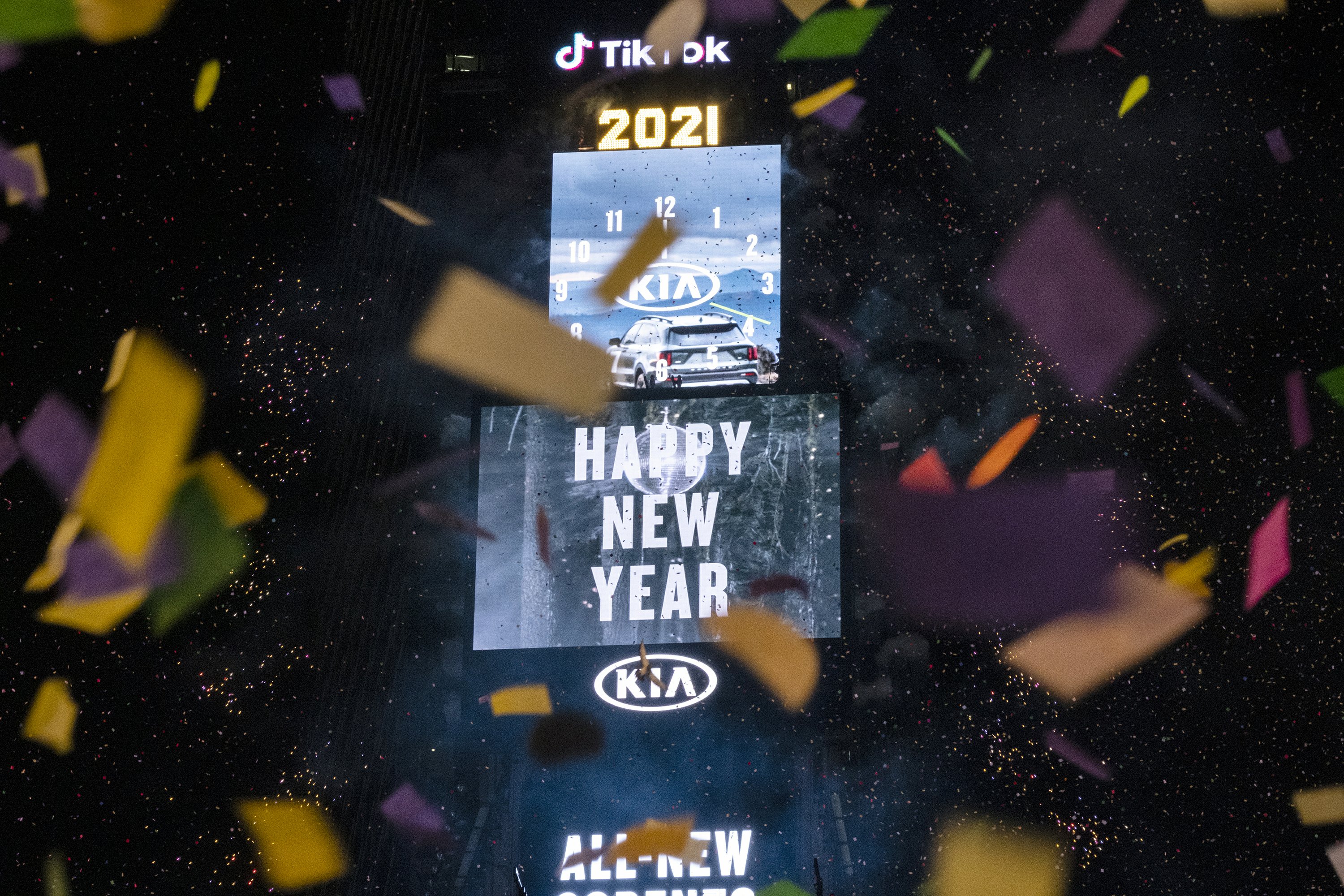 Homebound viewers boost New Year's Eve ratings; a CNN high AP News