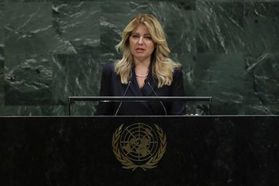 ARCHIVO - En esta foto de archivo del 24 de septiembre de 2019, la presidenta de Eslovaquia, Zuzana Caputova, habla ante la 74ta sesión de la Asamblea General de la ONU en la sede de las Naciones Unidas. La corte suprema eslovaca sentenció el miércoles 7 de julio de 2021 que no se puede convocar a un referendo sobre la realización de elecciones anticipadas. (AP Photo/Frank Franklin II, file)