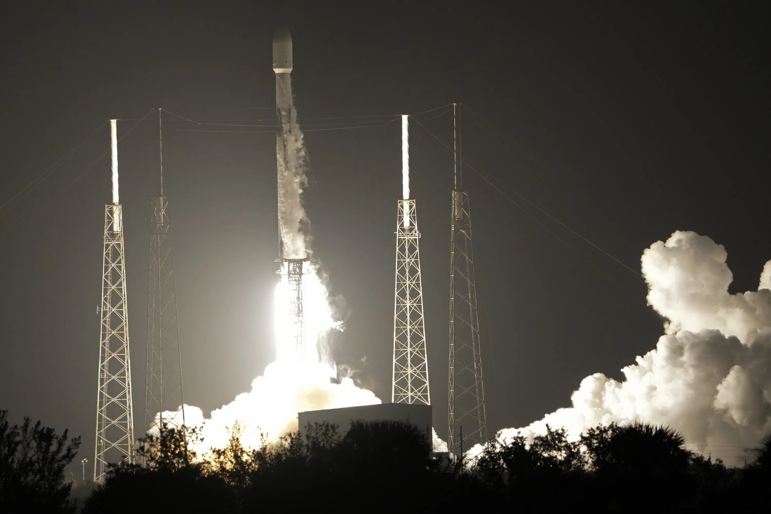 L’atterrisseur d’une société japonaise se dirige vers la lune avec un rover des Émirats arabes unis