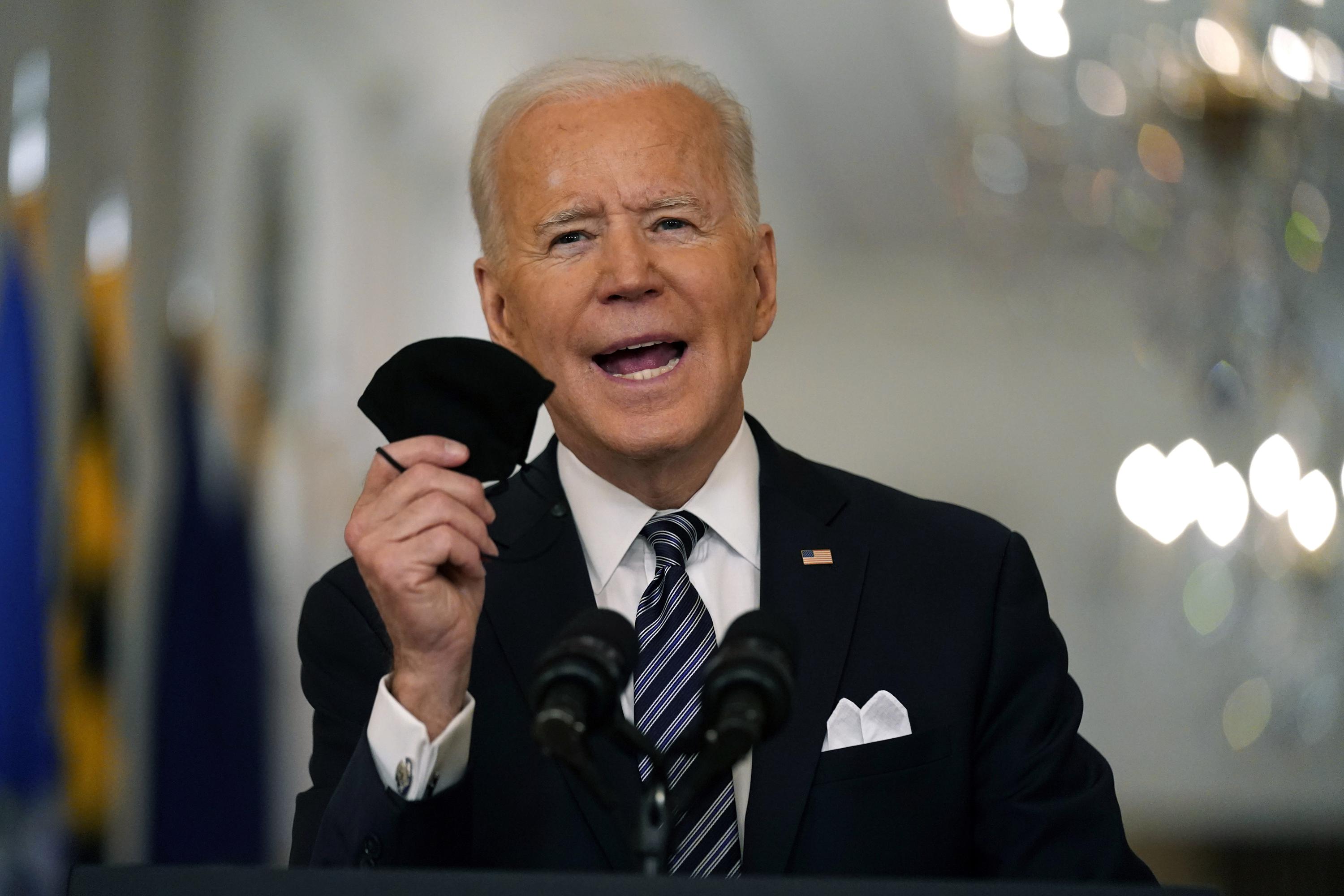 Biden hits the latest milestone in the vaccine and pushes everyone