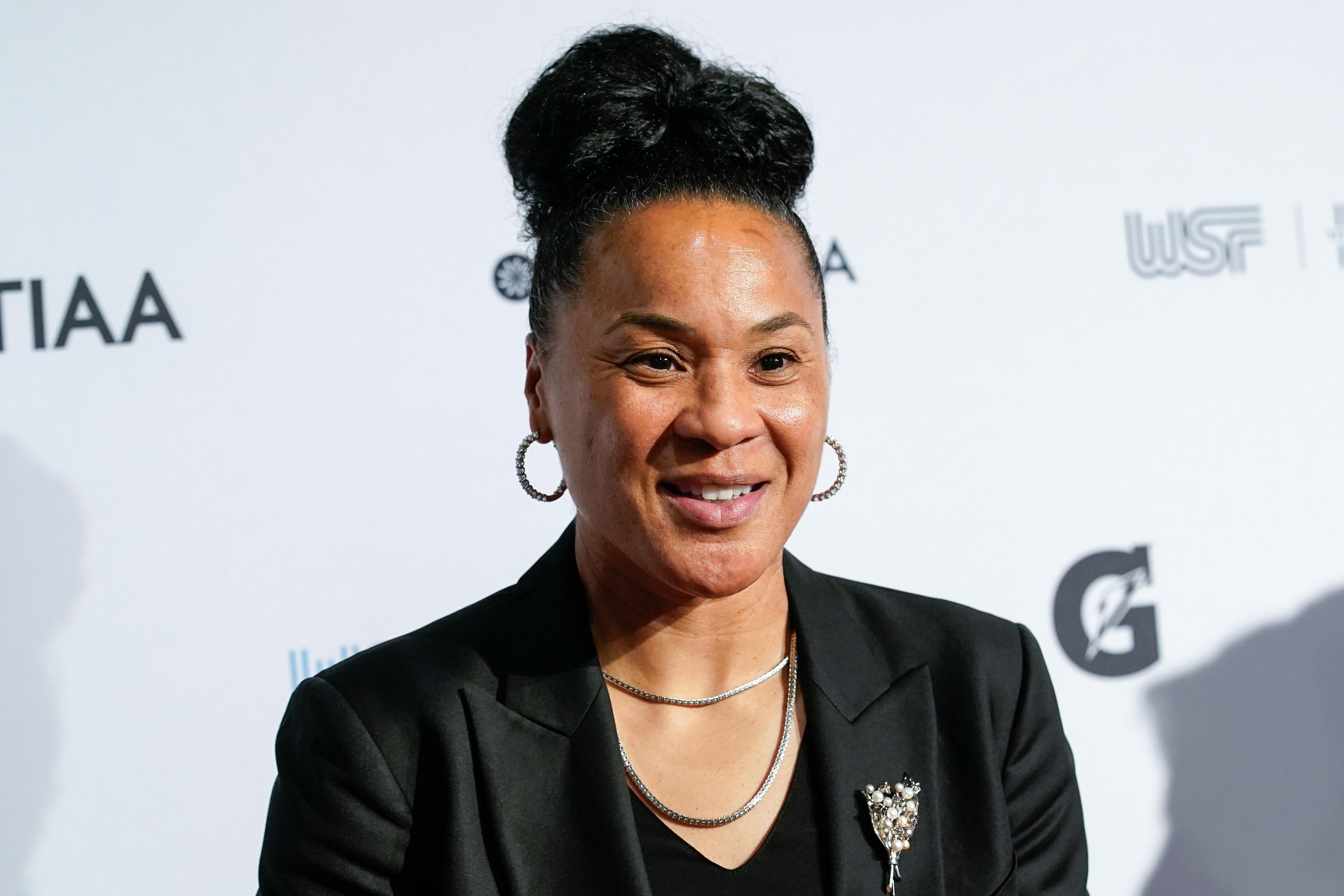 University of South Carolina Women's Basketball Coach Dawn Staley to  Receive Billie Jean King Leadership Award - EBONY