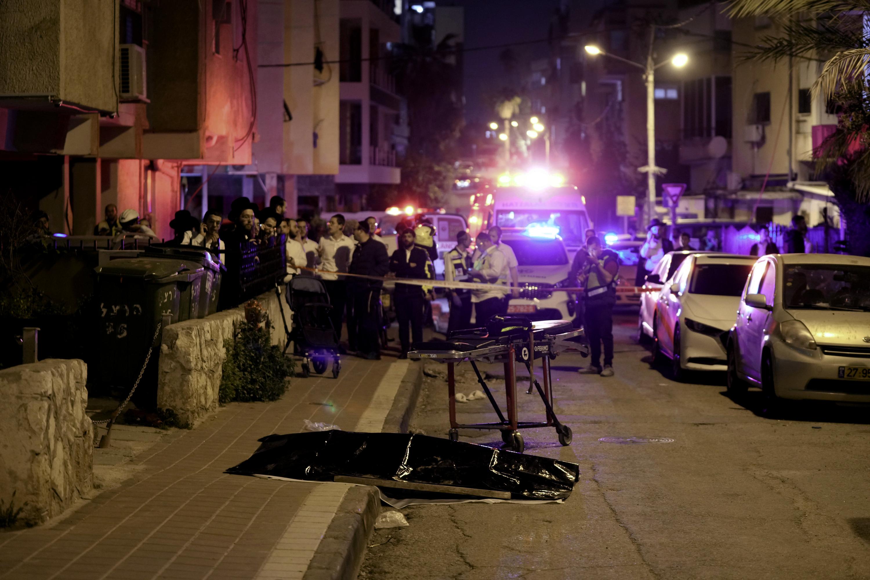 Gunman kills 4 in mass shooting spree in central Israel - The Associated Press - en Español