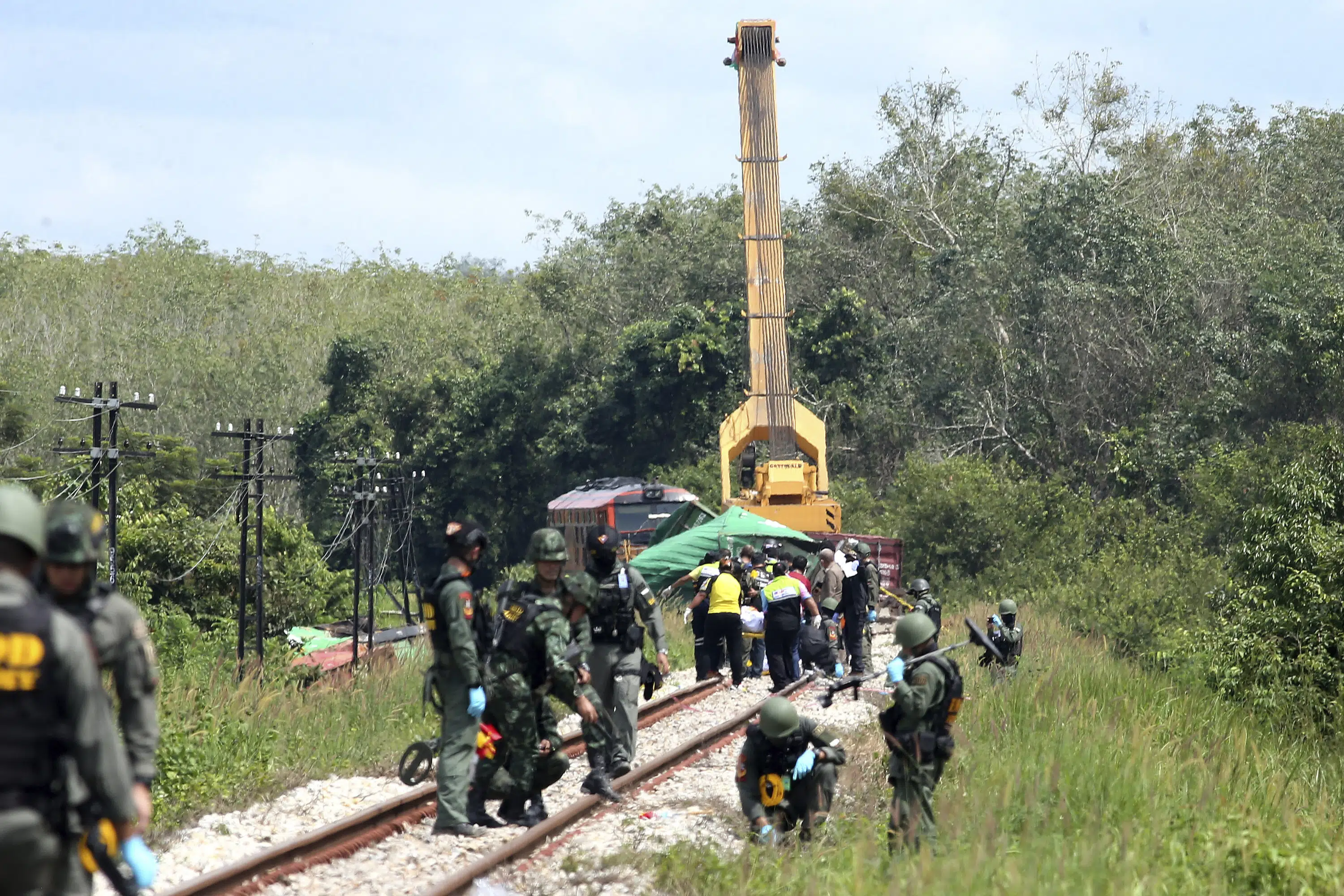 3 railway workers killed, 4 wounded in Thai train bombing