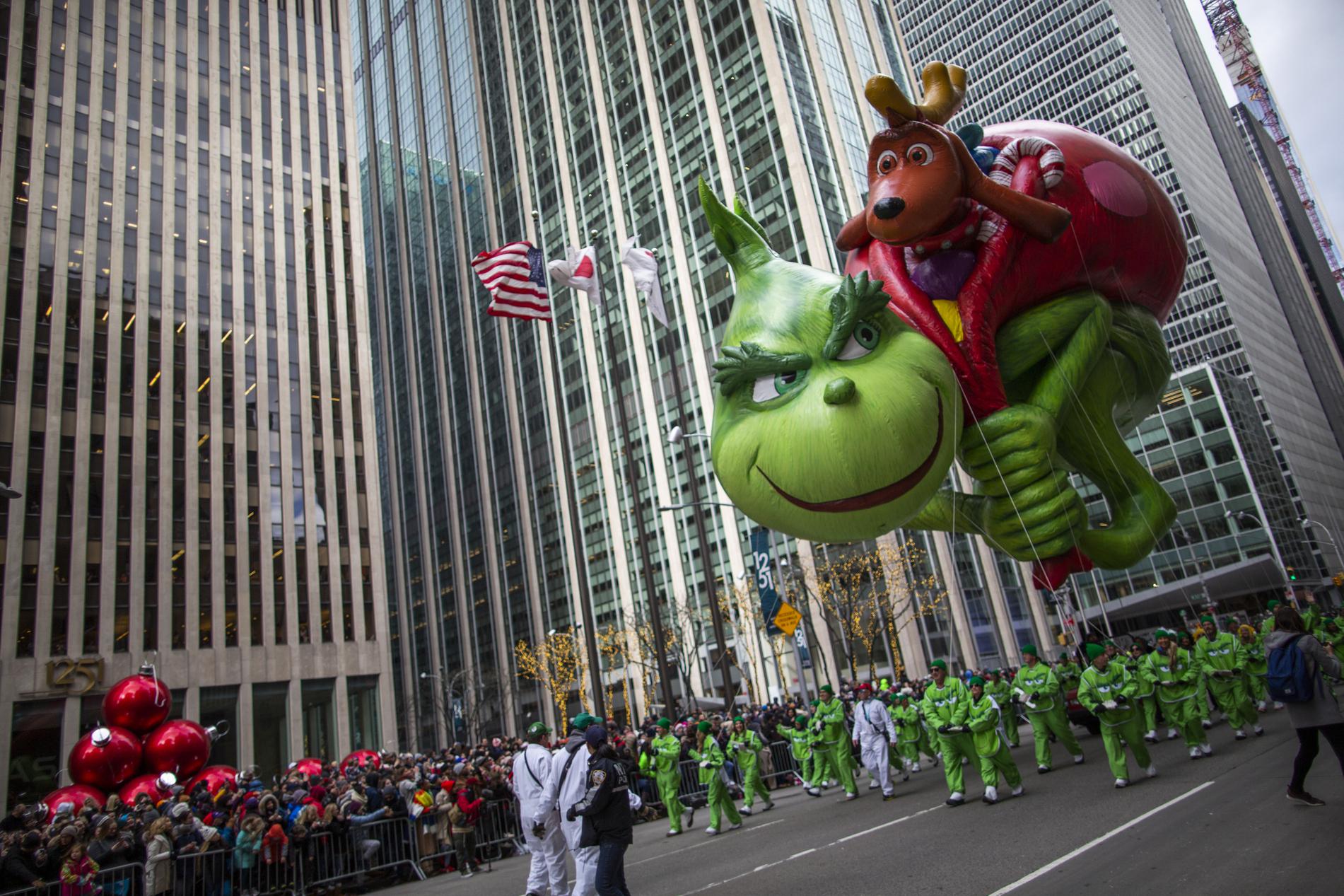 Macy's Thanksgiving parade returns to New York City streets AP News
