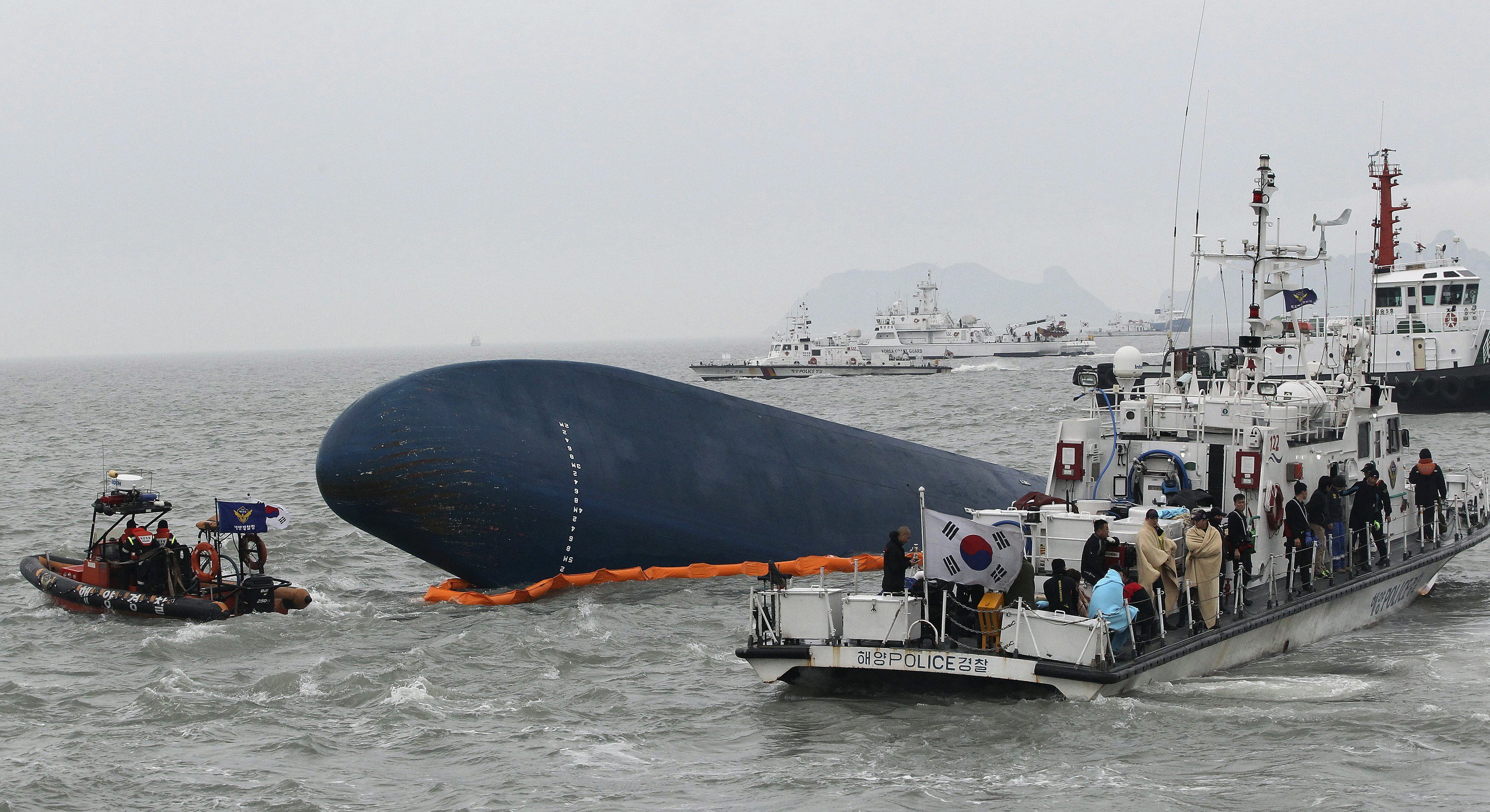 Tour Boat Sinking Revives Memories Of Skorea Ferry Disaster