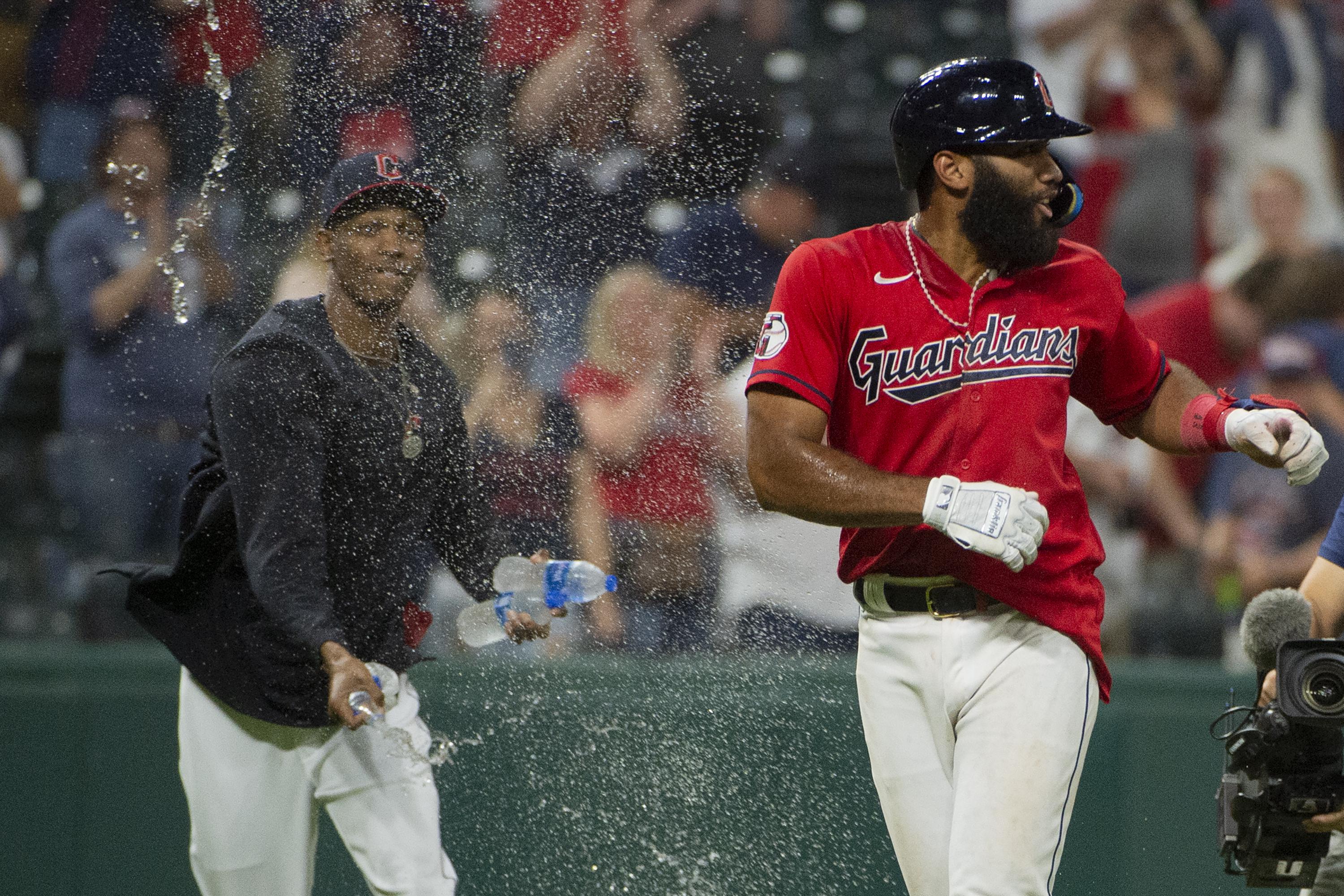 guardians-beat-twins-7-6-in-15-innings-sweep-doubleheader-ap-news