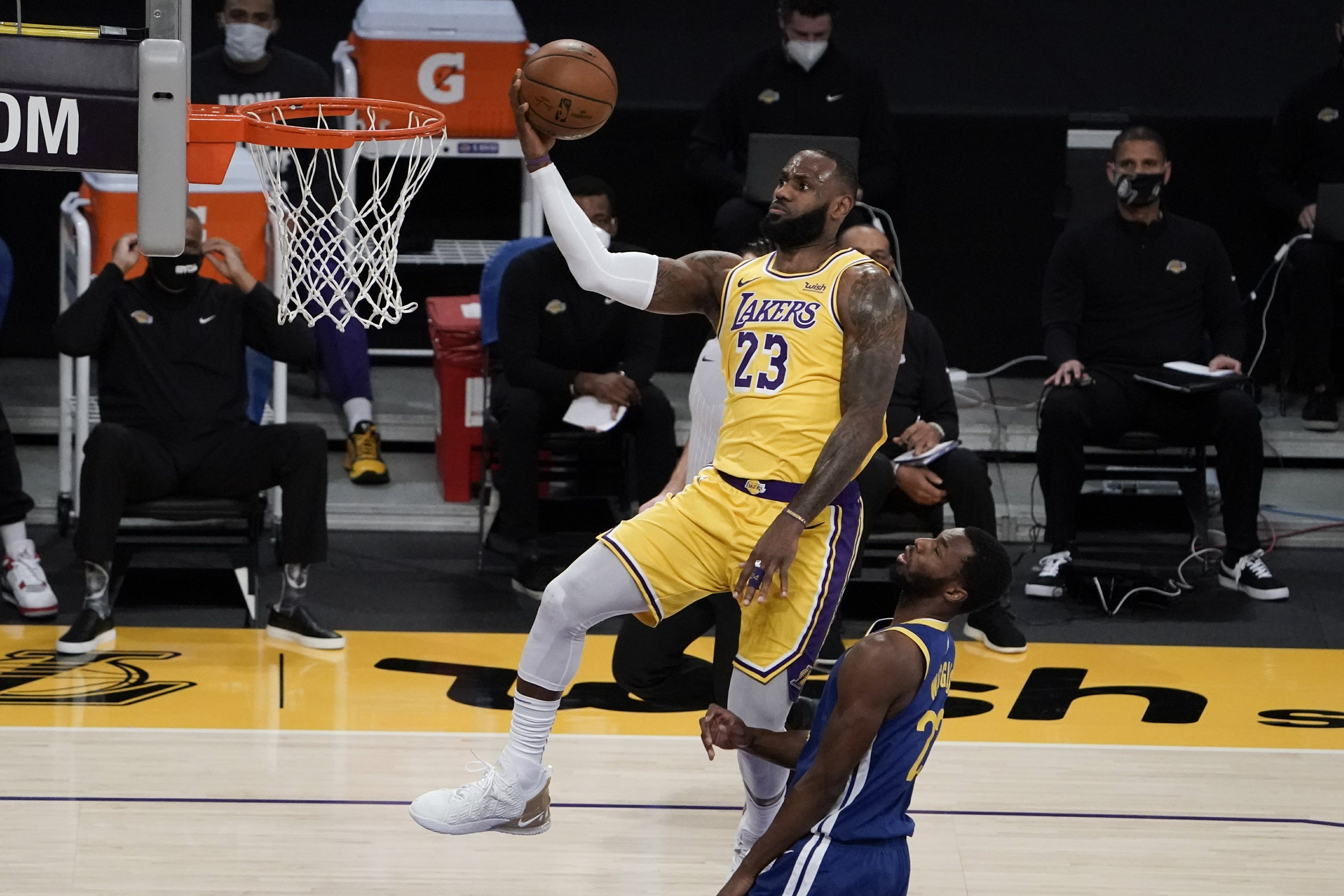 Warriors Rally From 14 Down In 4th Beat Lakers 115 113