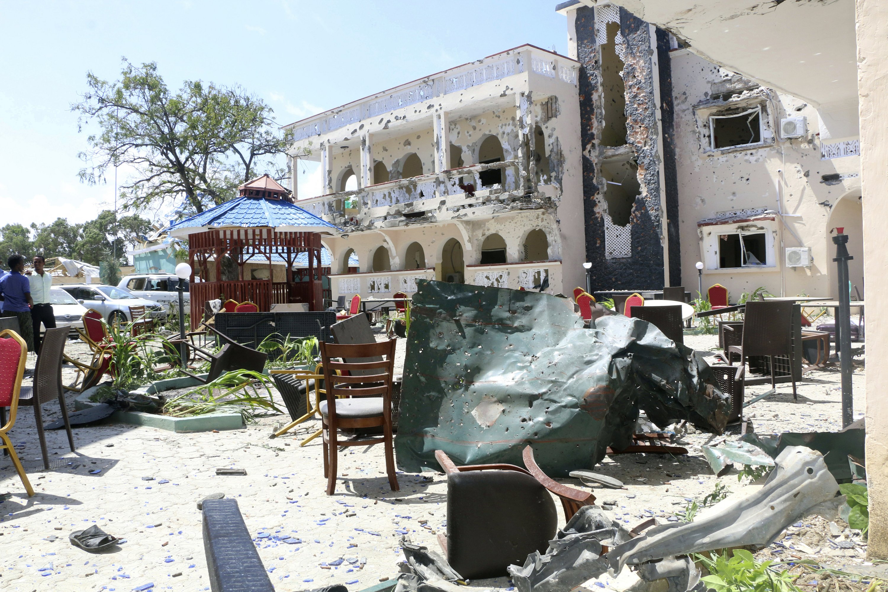 Islamic extremist attack on Somali hotel leaves 26 dead Islamic extremist attack on Somali hotel leaves 26 dead