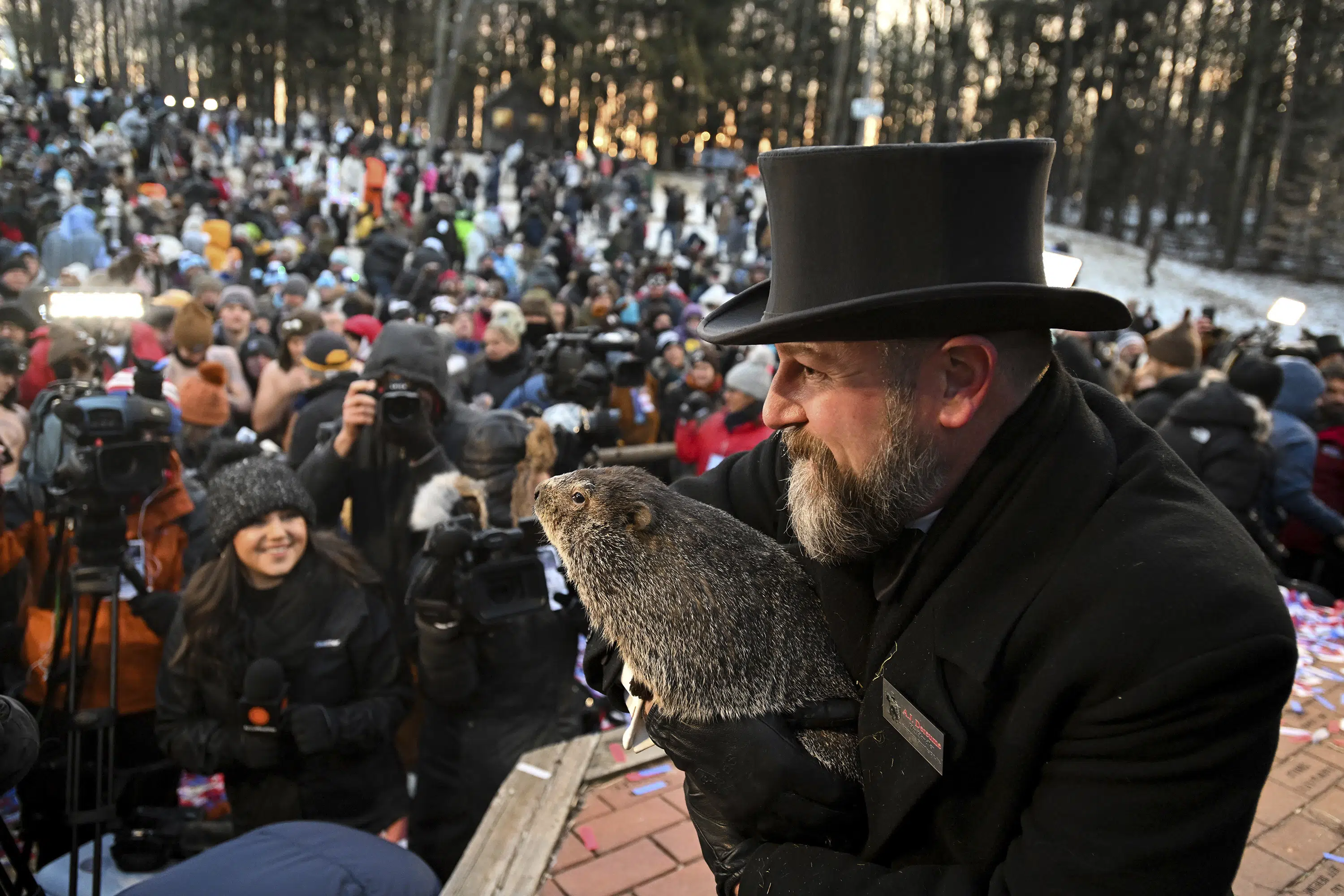 Groundhog Day 2023: Punxsutawney Phil predicts more winter - The Associated Press - en Español