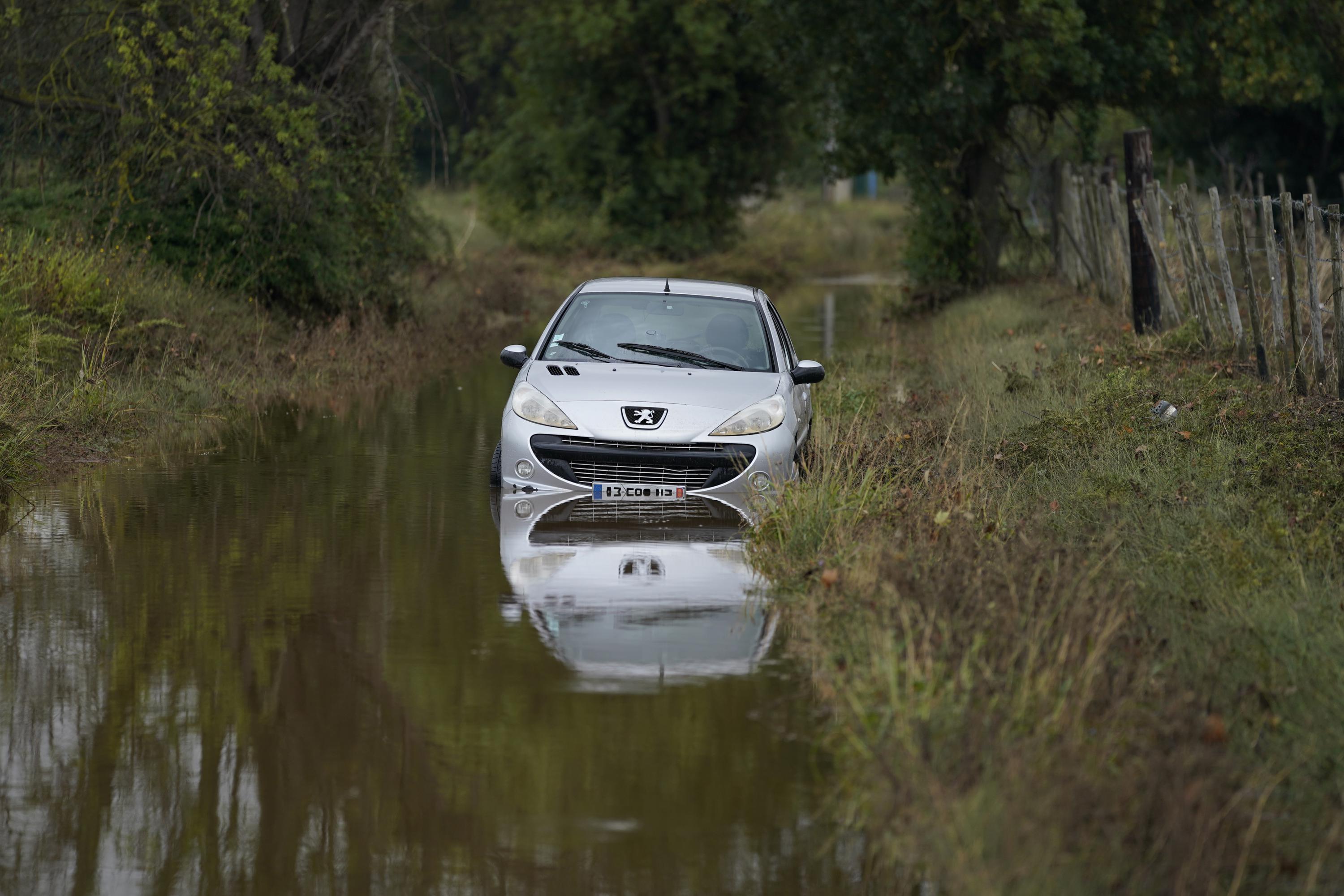 Photo of Les inondations inondent les villages et les champs du sud de la France