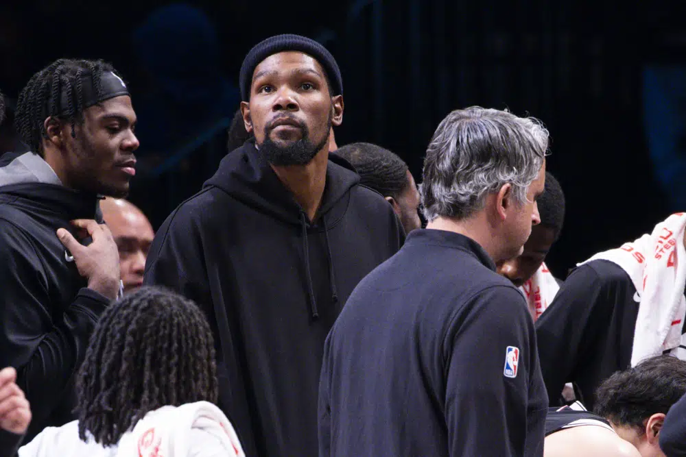 NBA交易截止日期到来，欧文、杜兰特支持西部球队