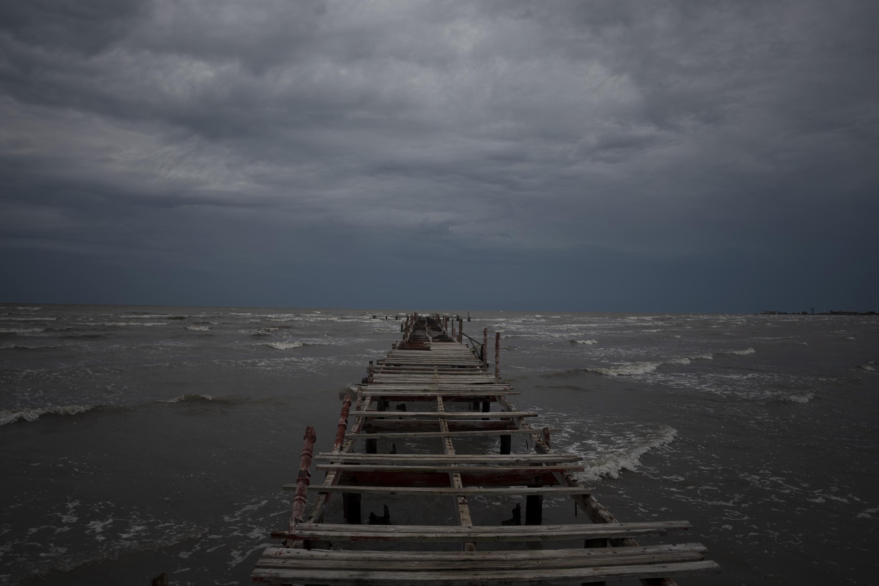 Hurricane Ian approaches Cuba on track to hit Florida as a Cat 4