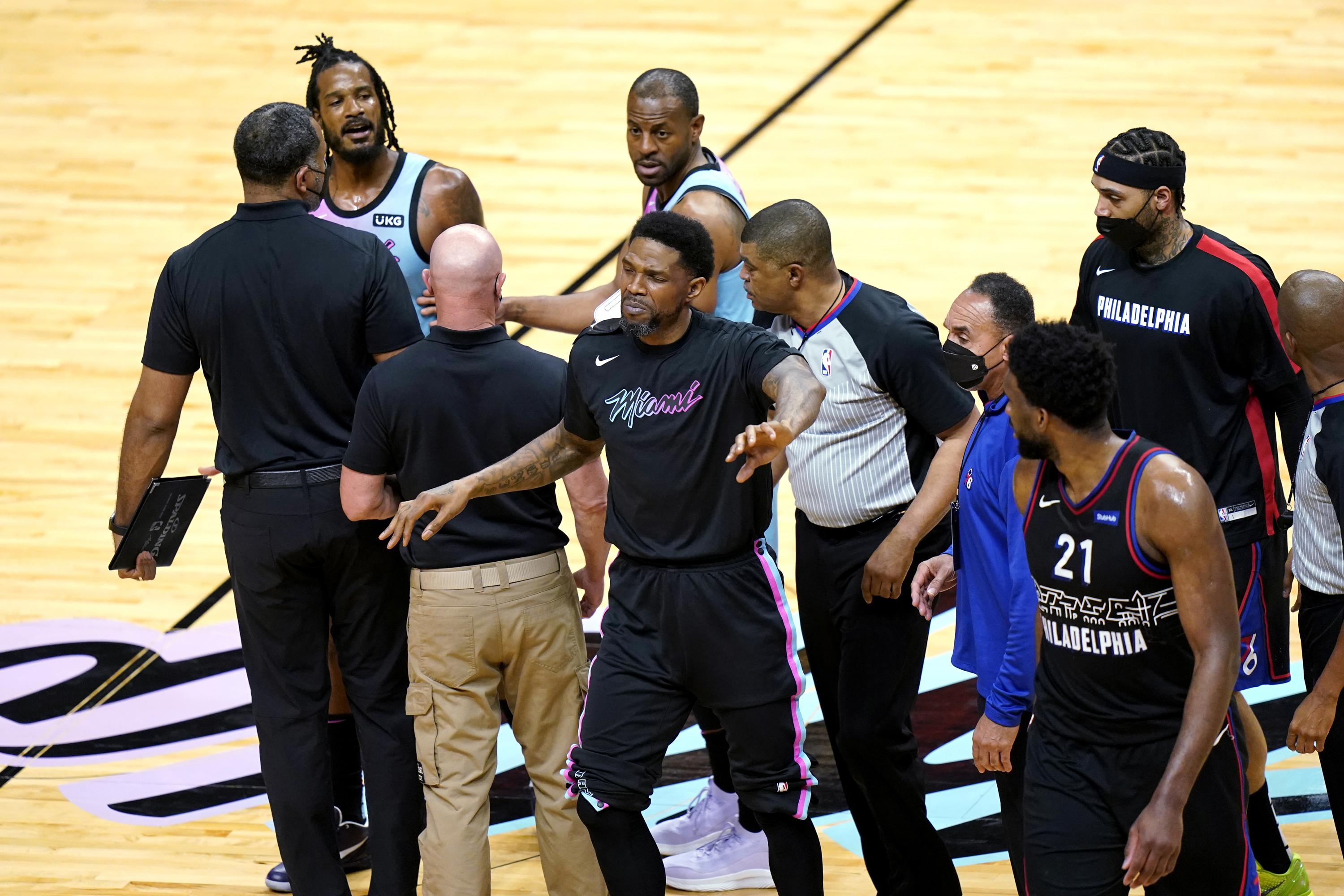 Heat stay No. 5 in the East, roll past 76ers 106-94
