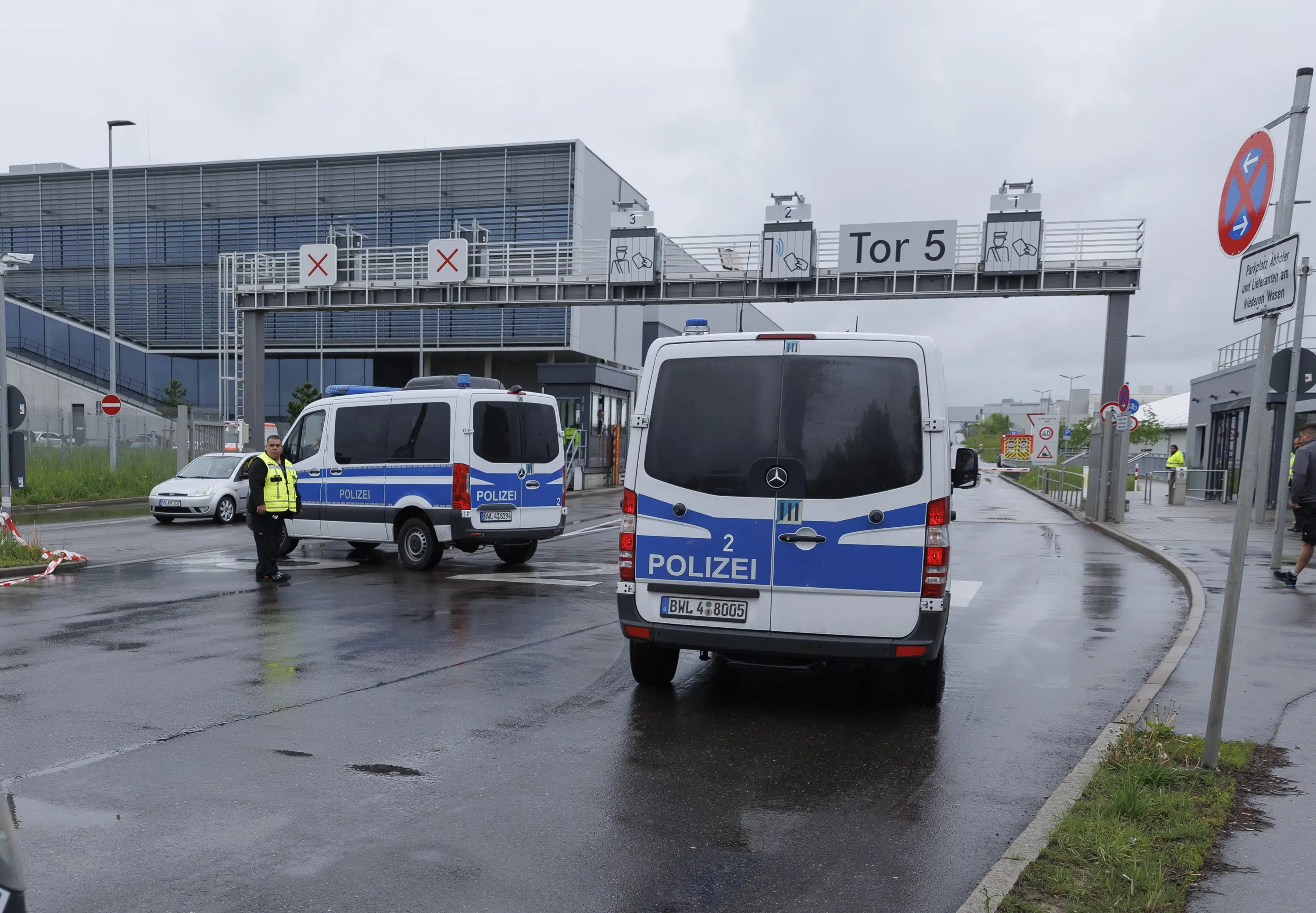 Shooting at Mercedes factory in Germany leaves 2 dead