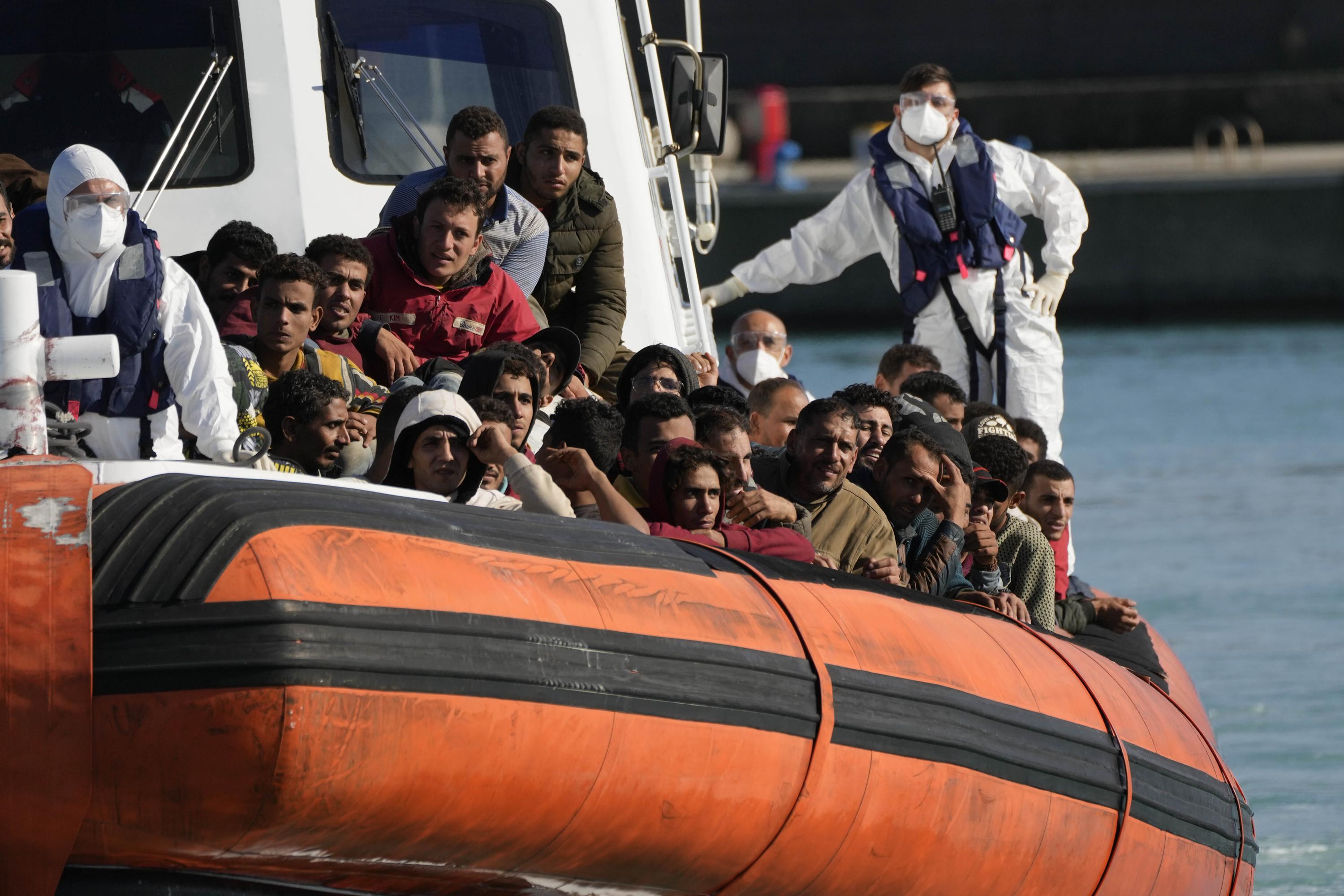 1600-migrants-lost-at-sea-in-mediterranean-this-year-ap-news