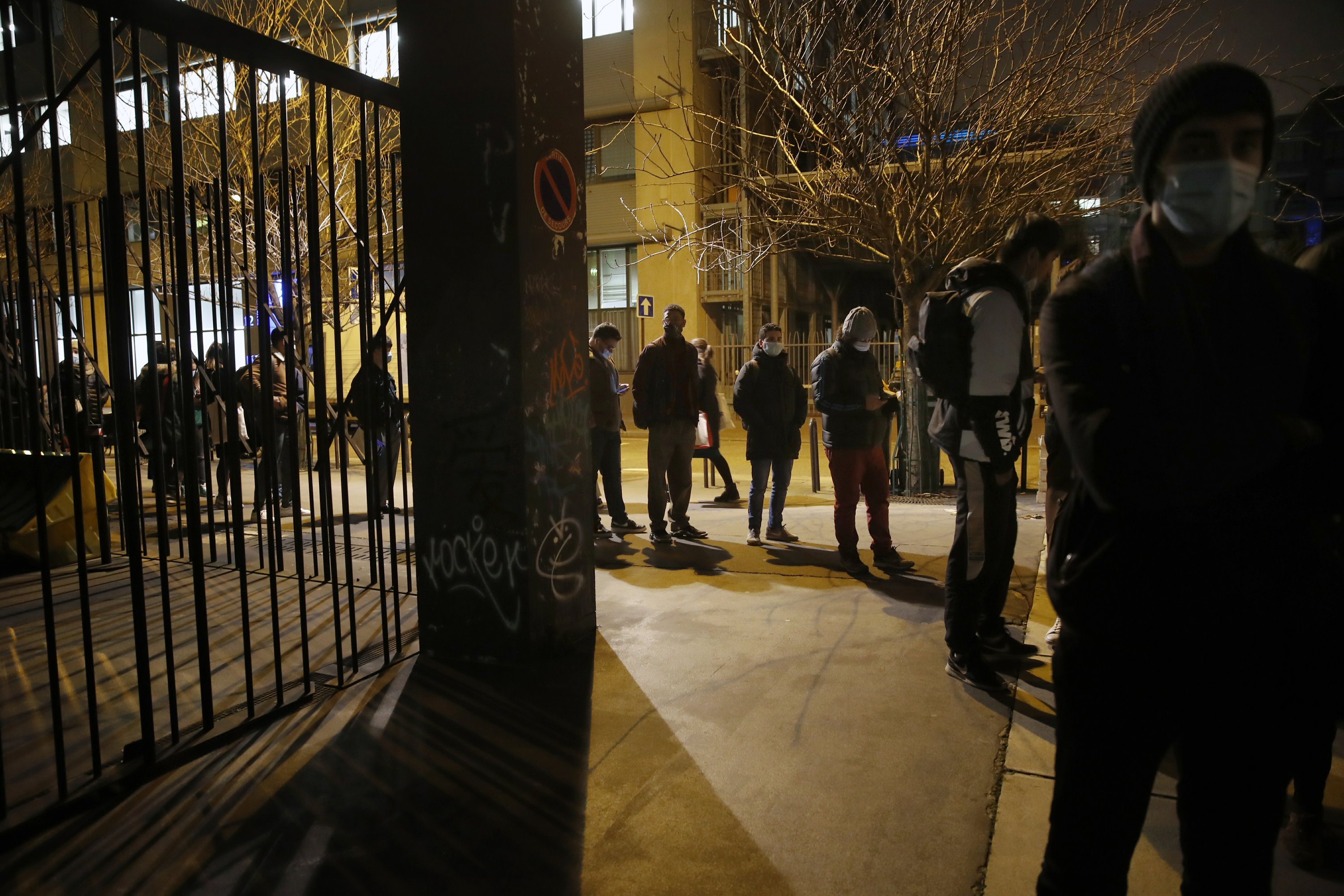 As the virus crisis continues, French youth, hard hit, struggle