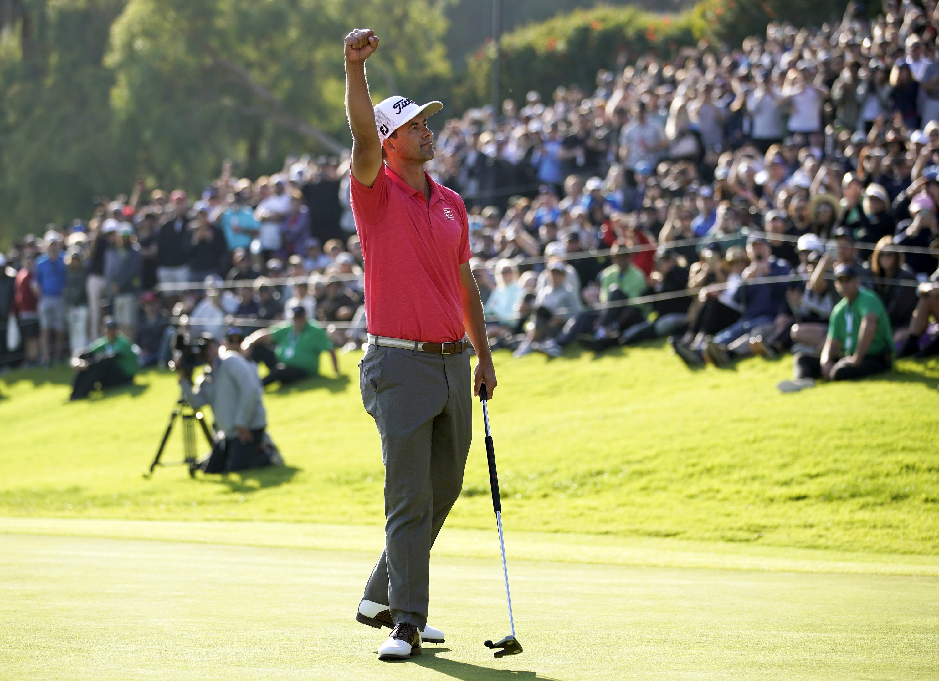 Adam Scott wins at Riviera, and this time it counts | AP News