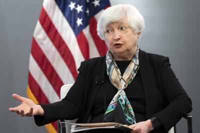 La secretaria del Tesoro de Estados Unidos, Janet Yellen, habla ante el Atlantic Council el miércoles 13 de abril de 2022, en Washington, D.C. (AP Foto/Jacquelyn Martin)