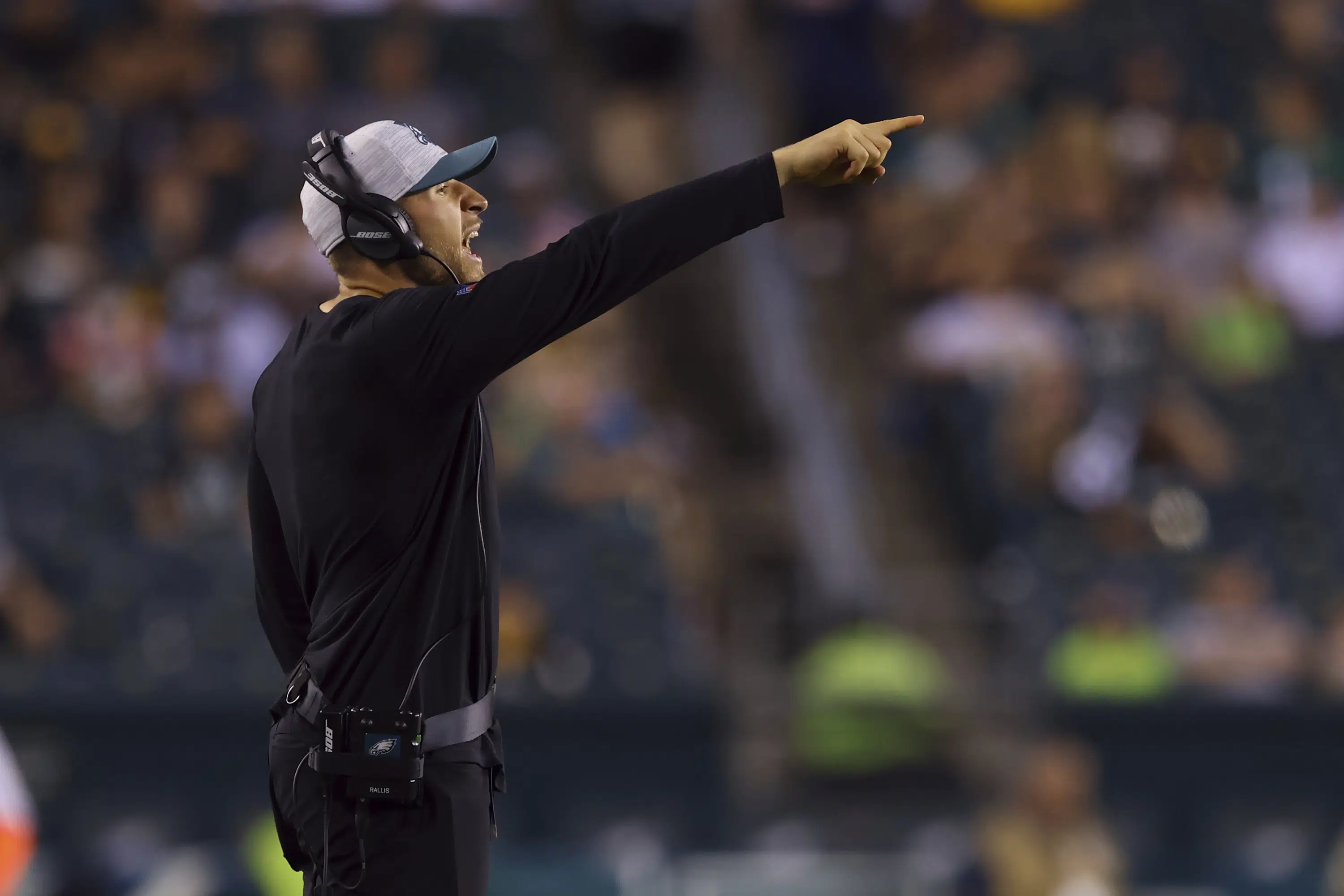 Oh, frere!  Star de la WWE, entraîneur des Eagles prêt pour le grand week-end