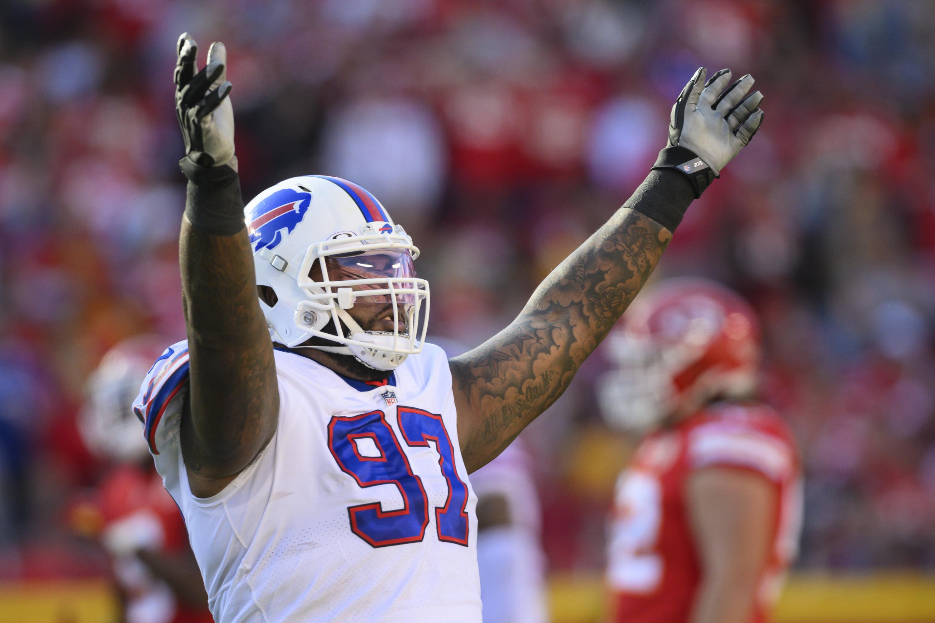 Jordan Phillips rejoins Bills by signing 1year contract AP News
