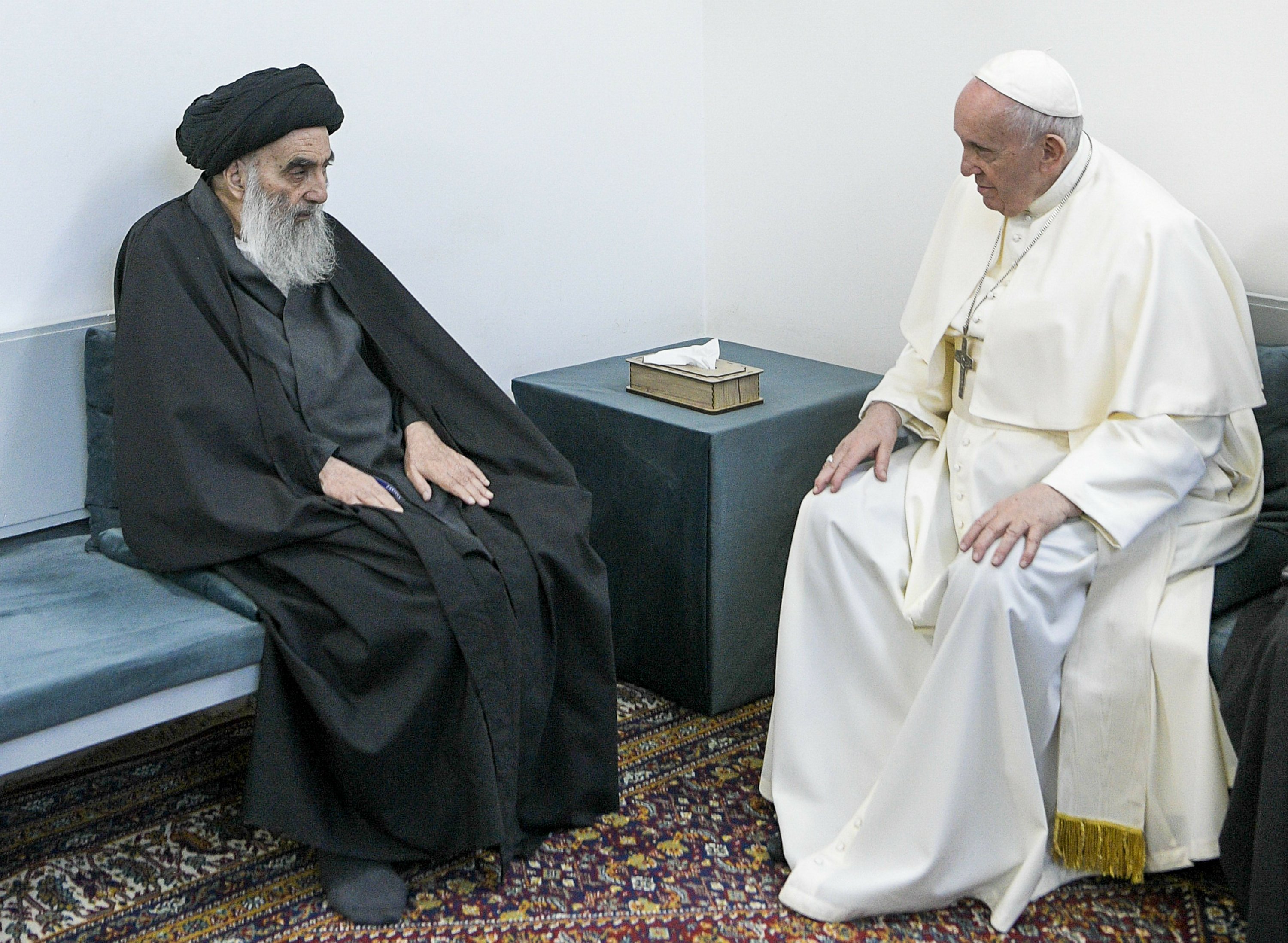 Pope Francis meets the best Shiite clerics in Iraq