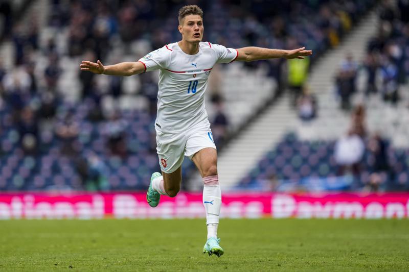 Schick scores from way out, Czechs beat Scots at Euro 2020