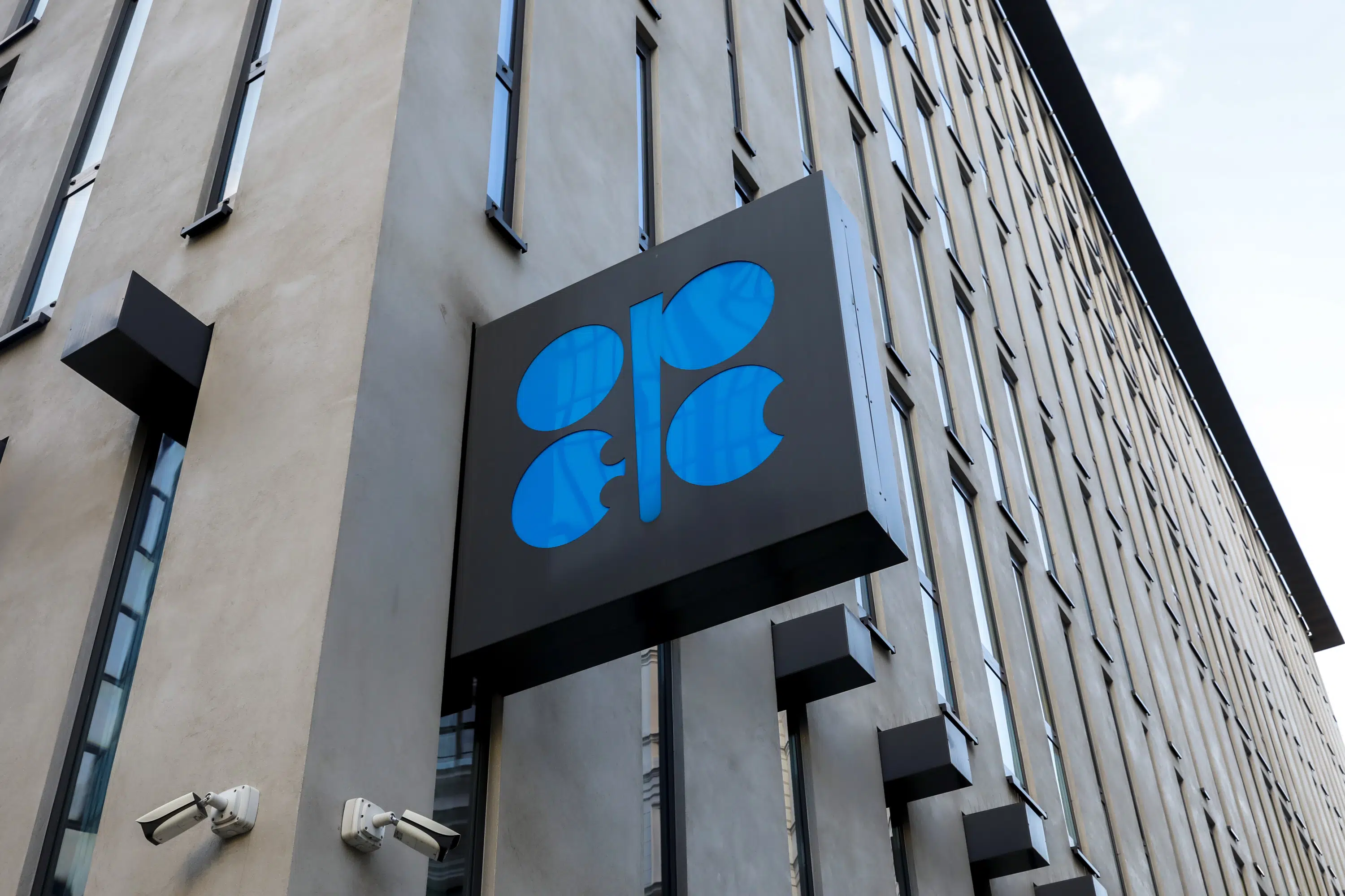 No OPEC+ oil shakeup as Russian price cap stirs uncertainty