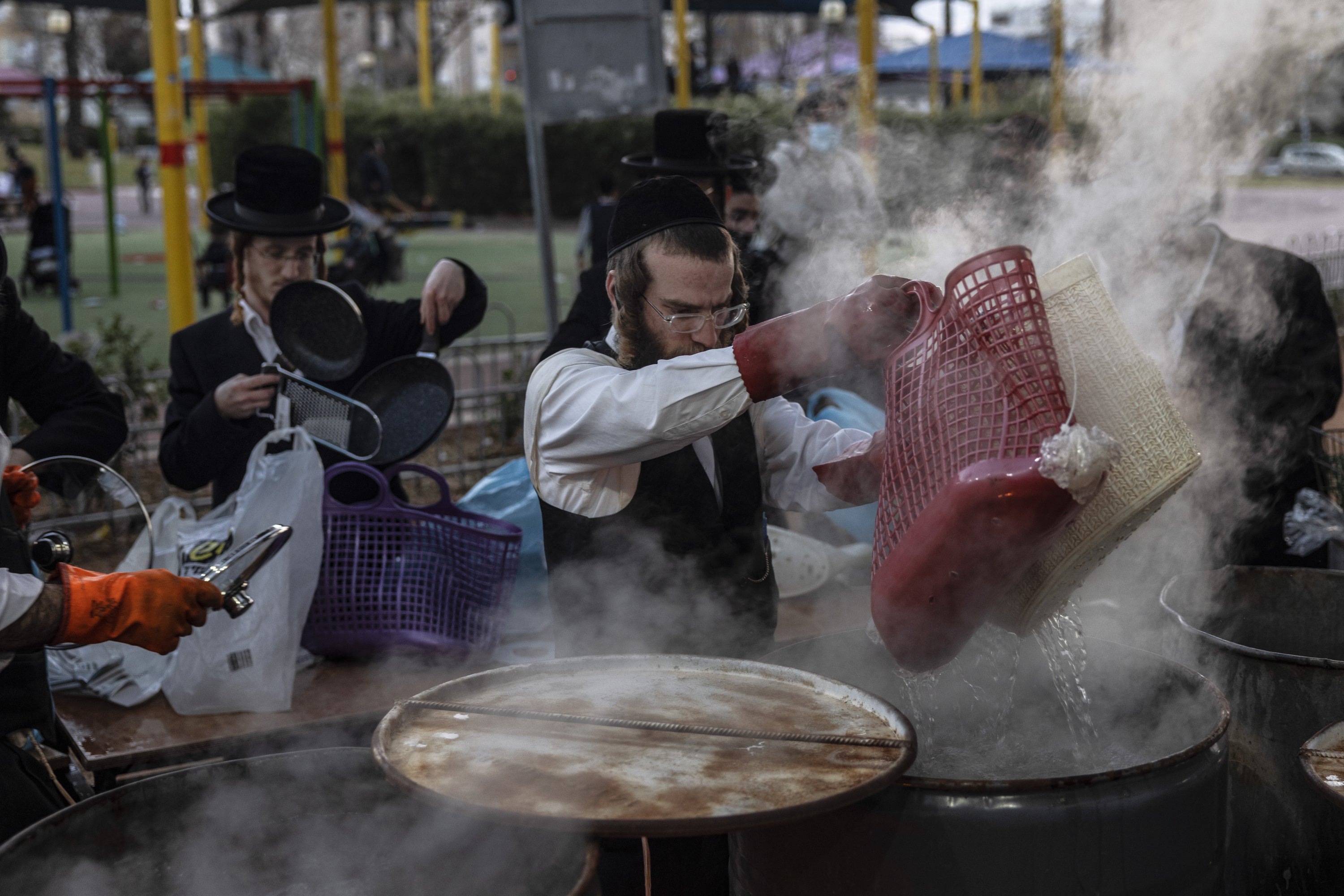 Israelis gather for Easter, celebrating the release of the virus